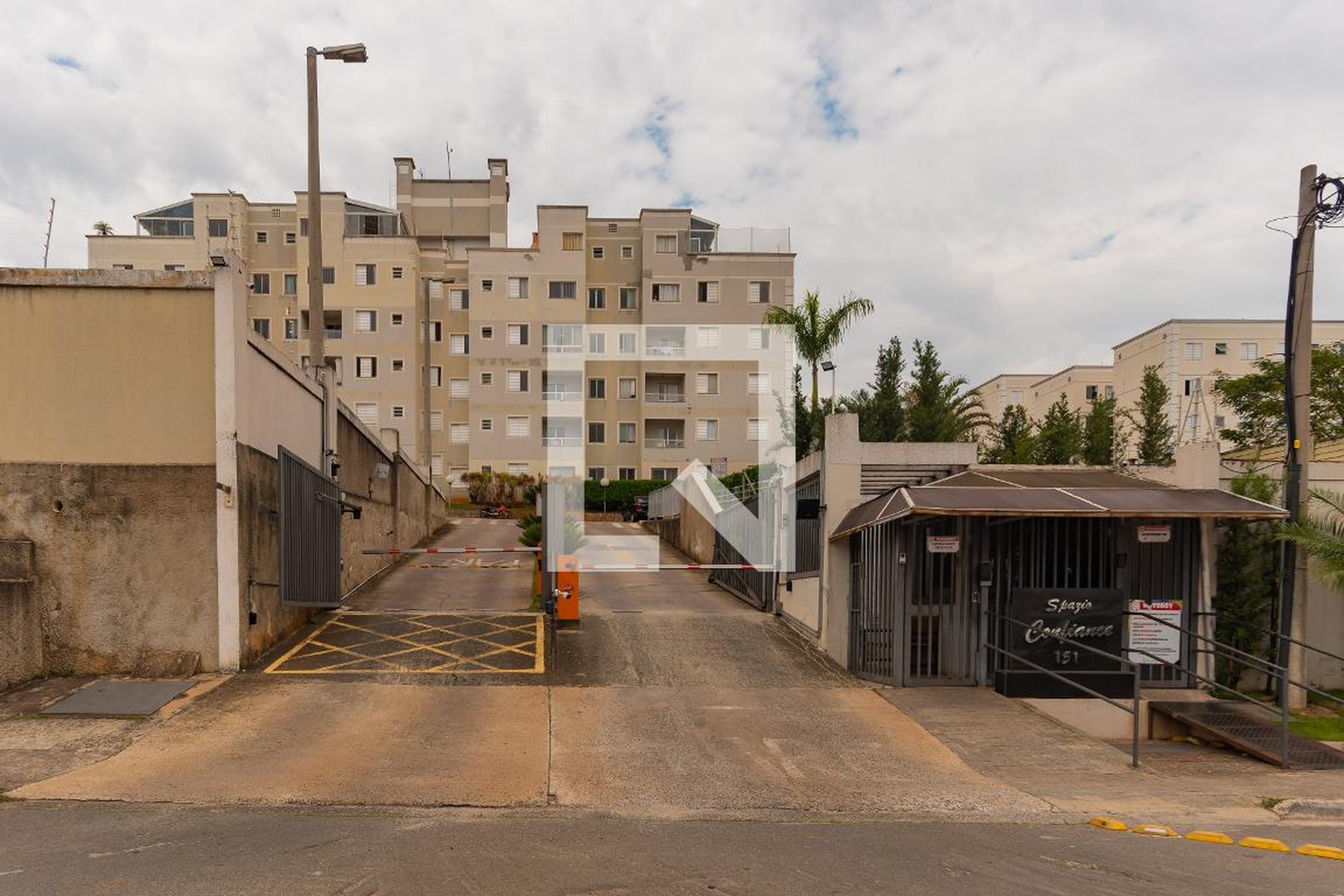 Fachada do Prédio Condomínio em Rua Maria Mercedes Etter von Zuben, 155