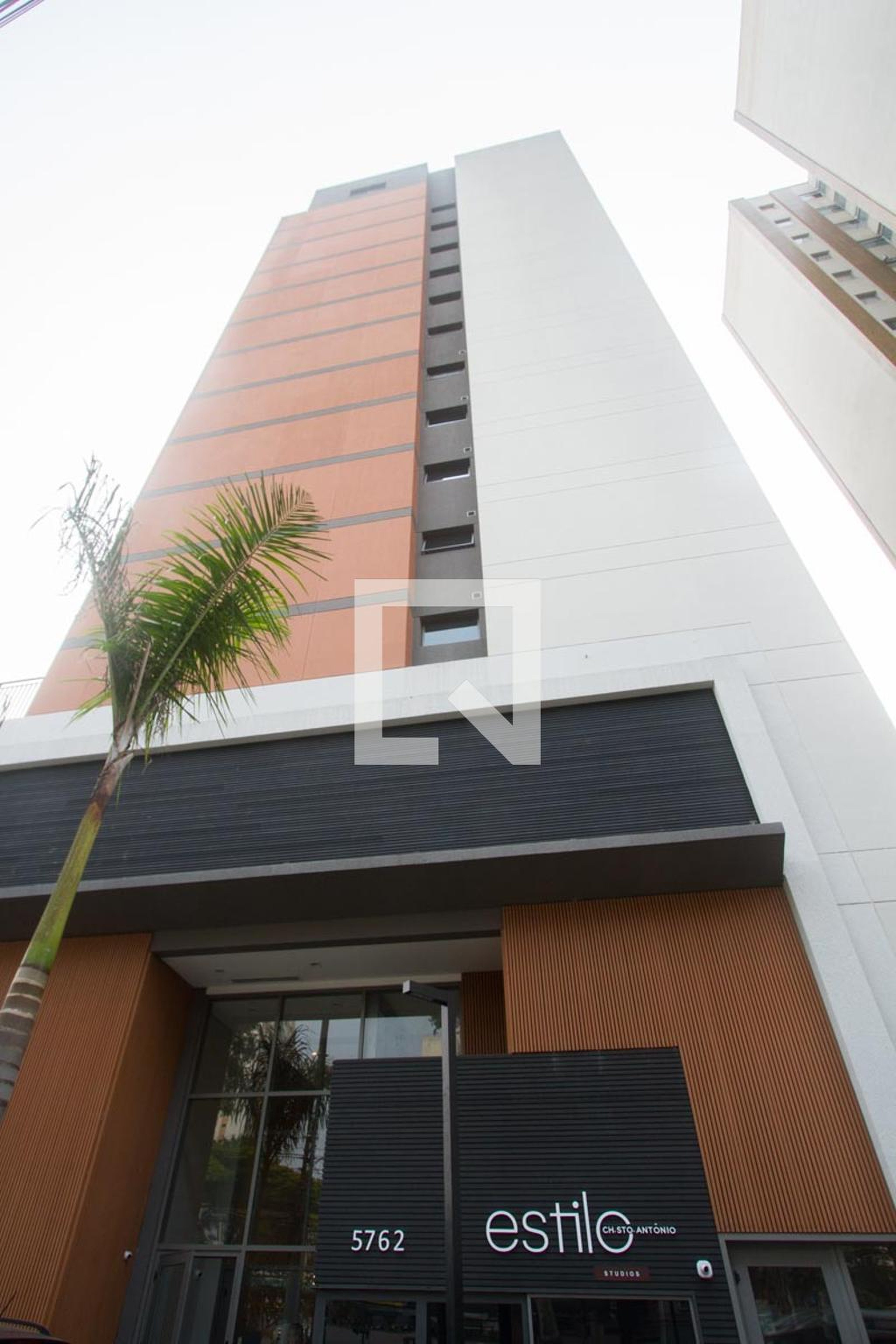 Fachada Condomínio Estilo Chácara Santo Antonio Studio