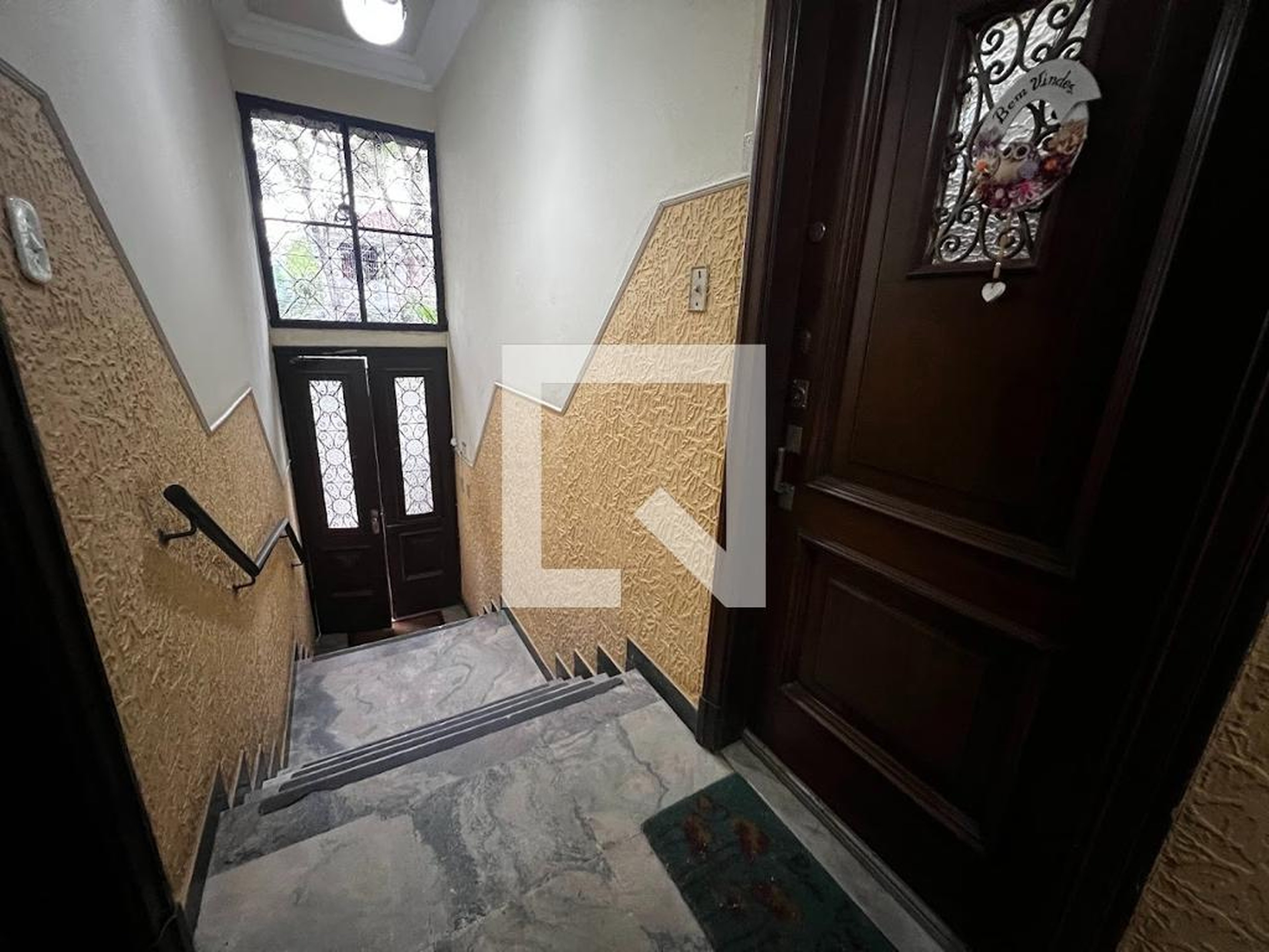 Hall - null