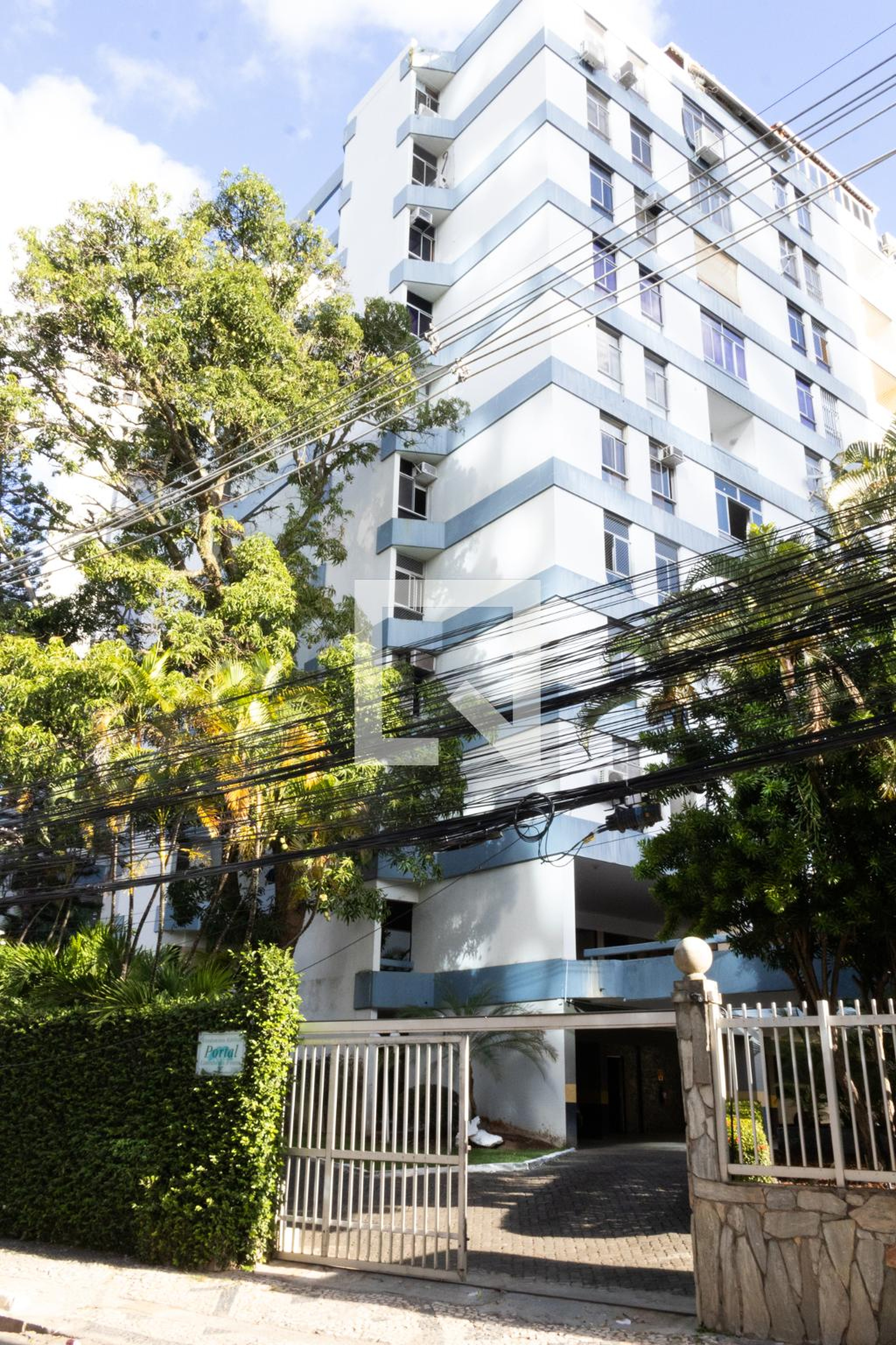 Fachada do Prédio Edifício Portal Caminho das Árvores