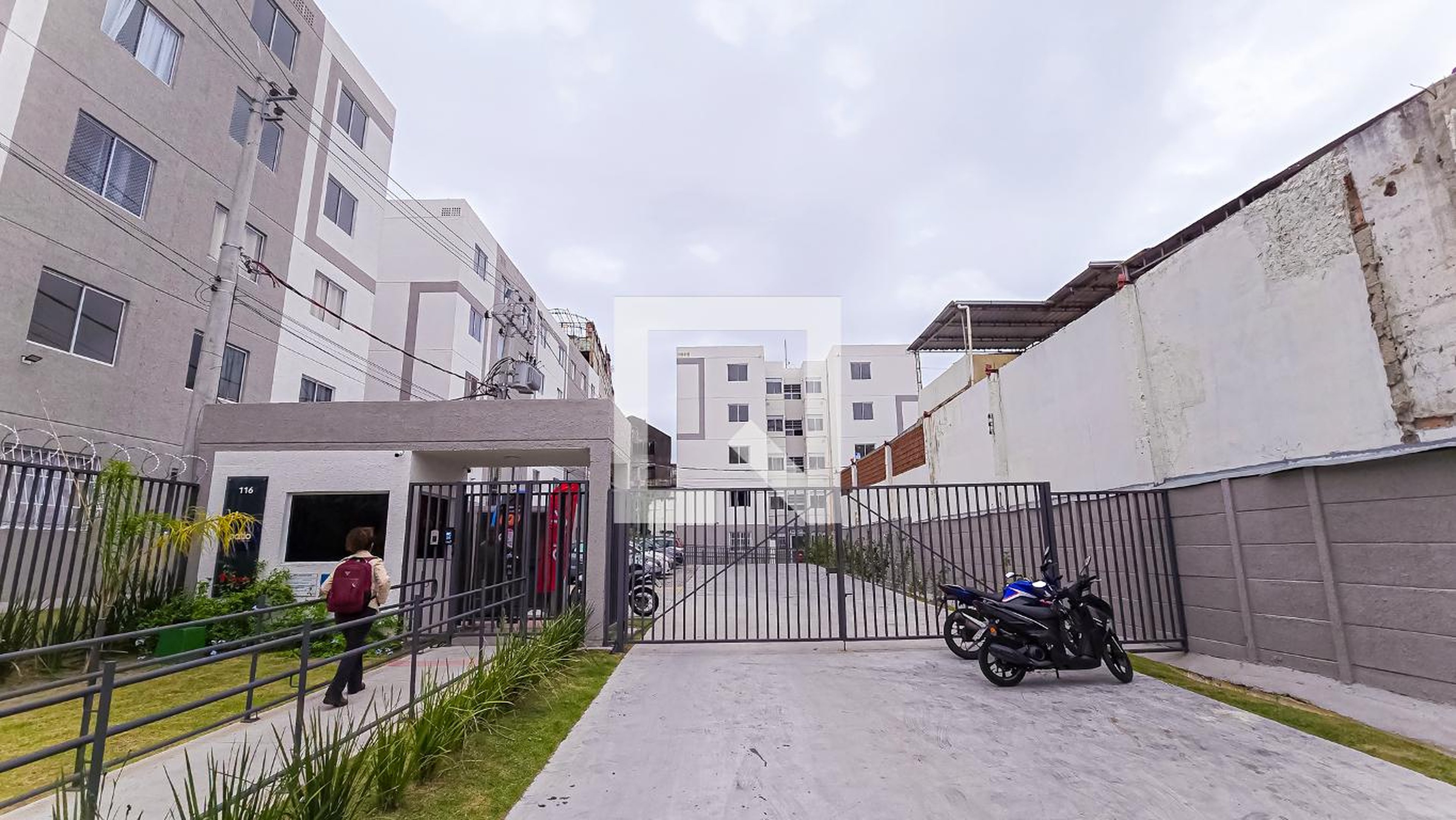 Fachada do Prédio Condomínio em Rua Propicia, 64