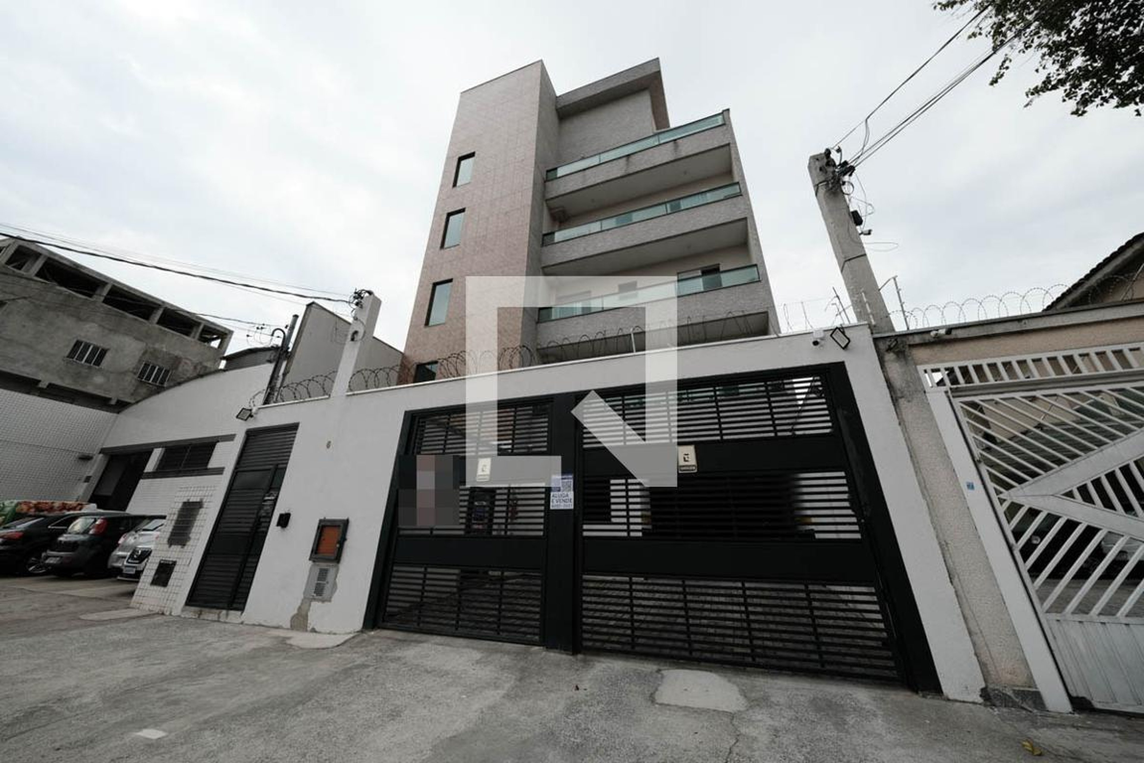 Fachada Condomínio em Rua Padre Serafim Leite, 6