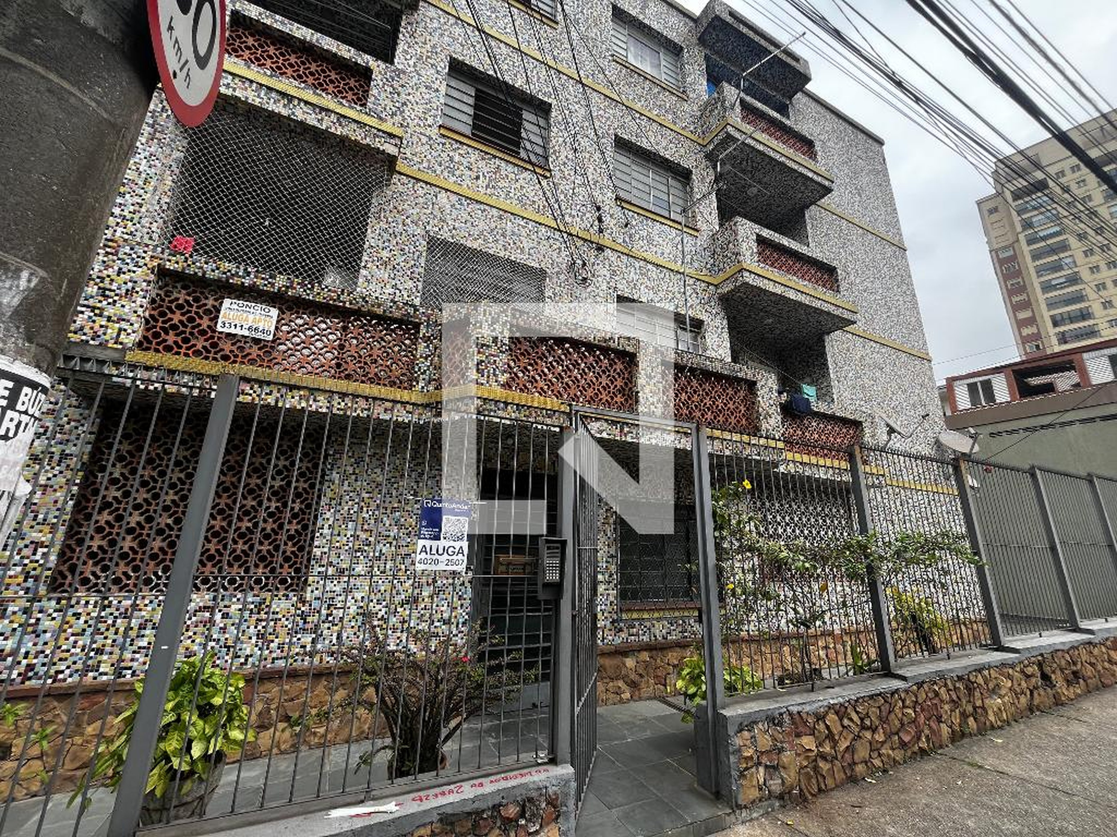Fachada Condomínio em Rua Fernandes Sampaio, 148