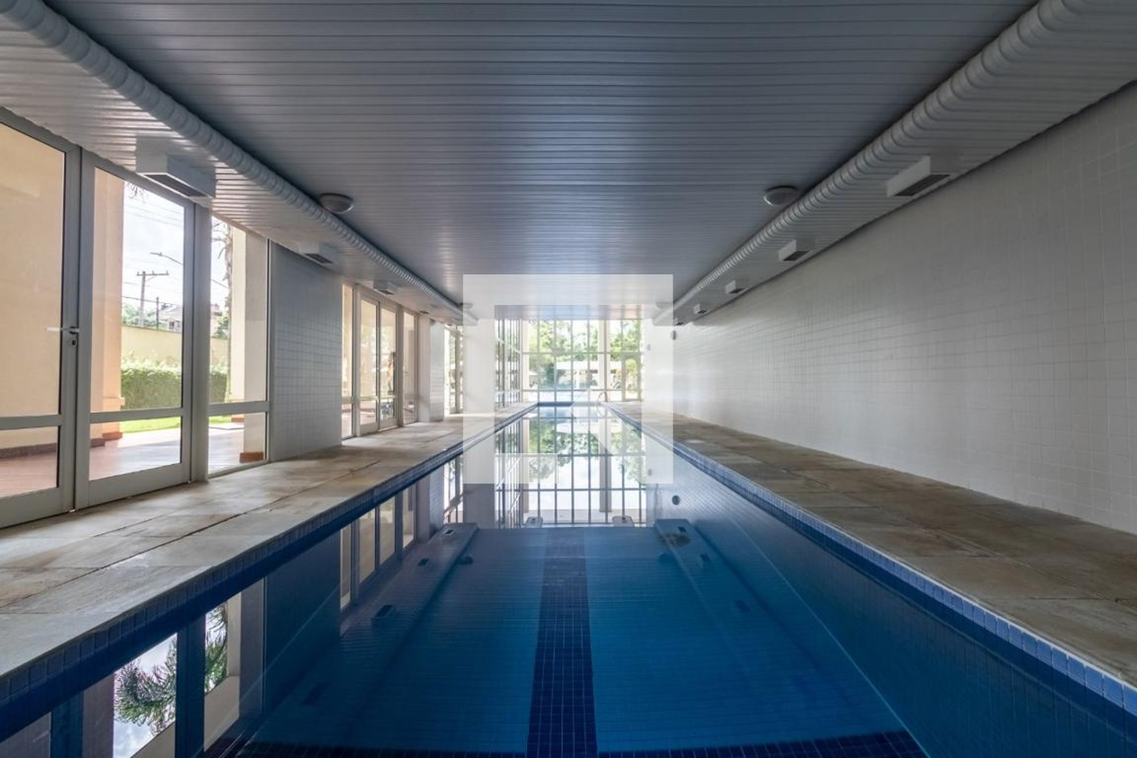 Piscina Coberta - LES JARDINS
