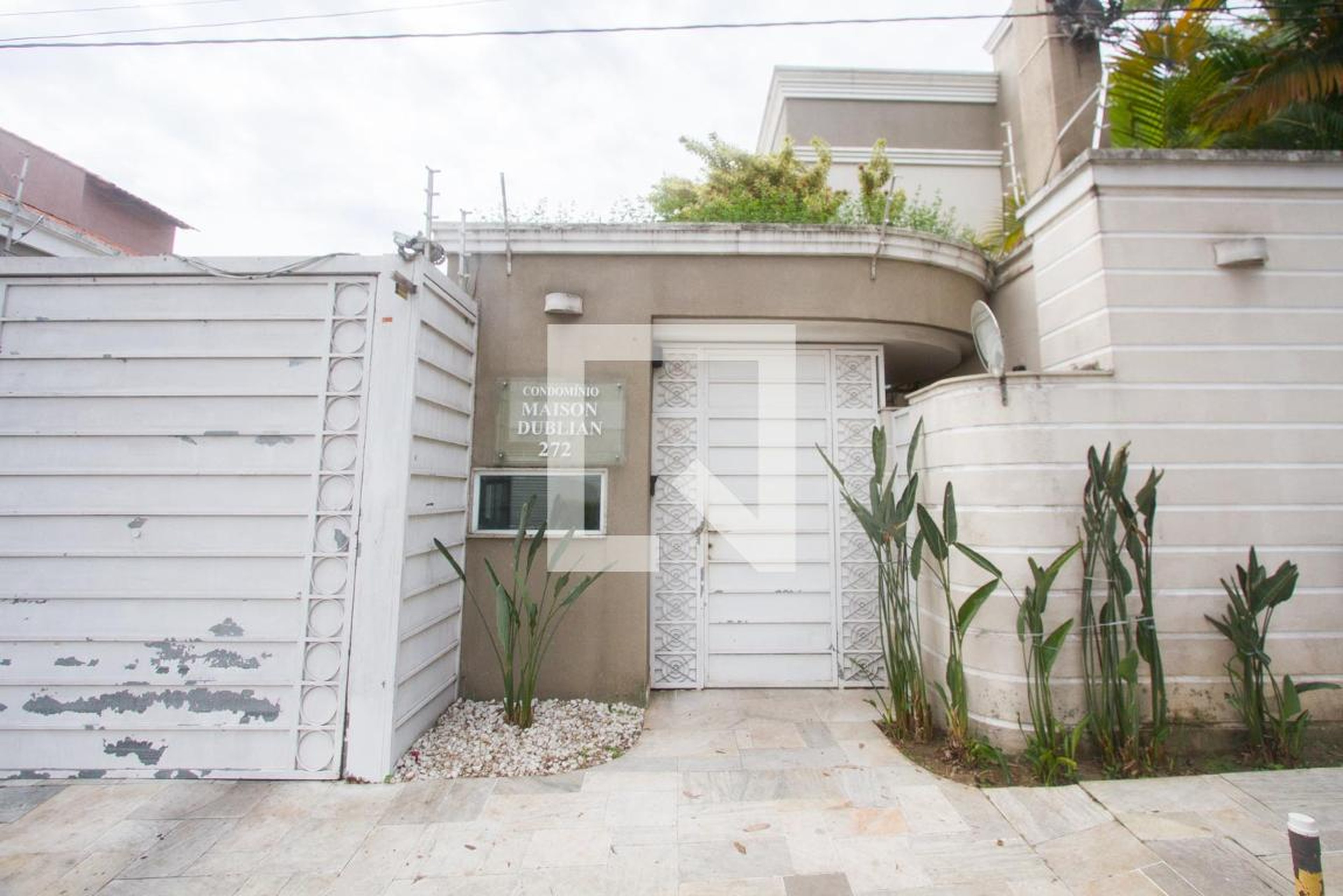 Fachada Condomínio Maison Dublian