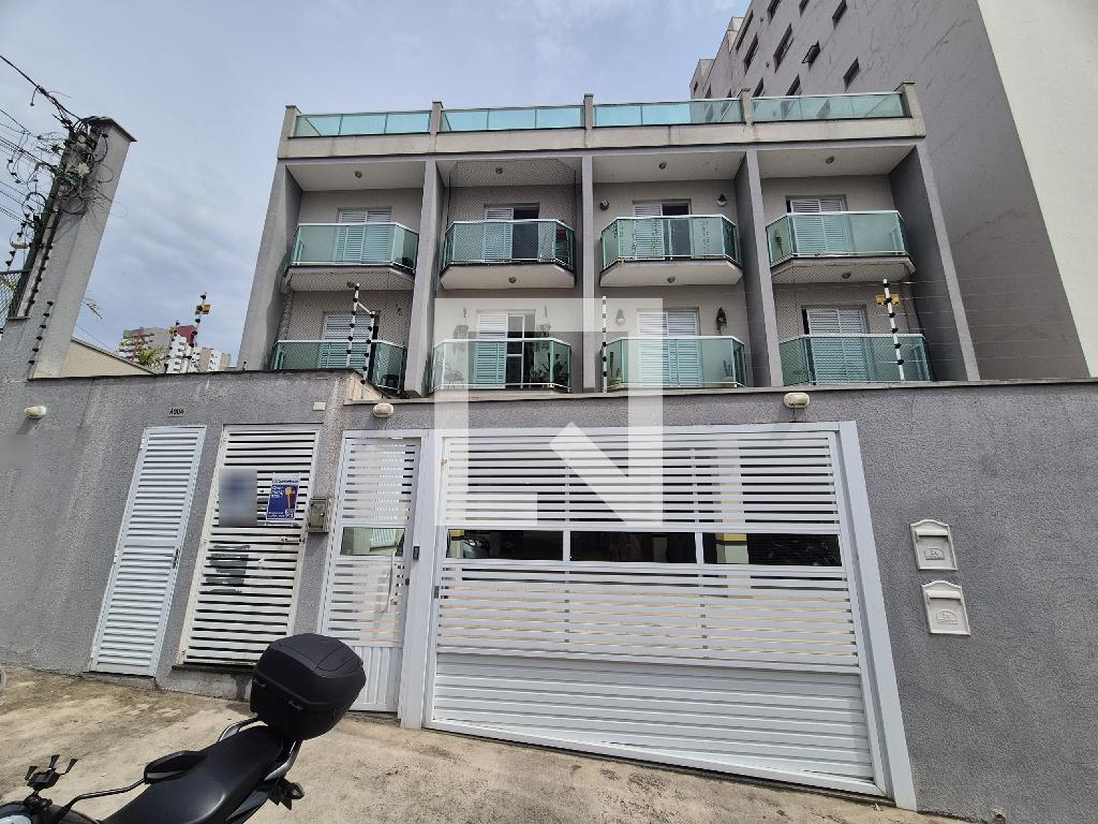 Fachada Condomínio em Rua da Memória, 107