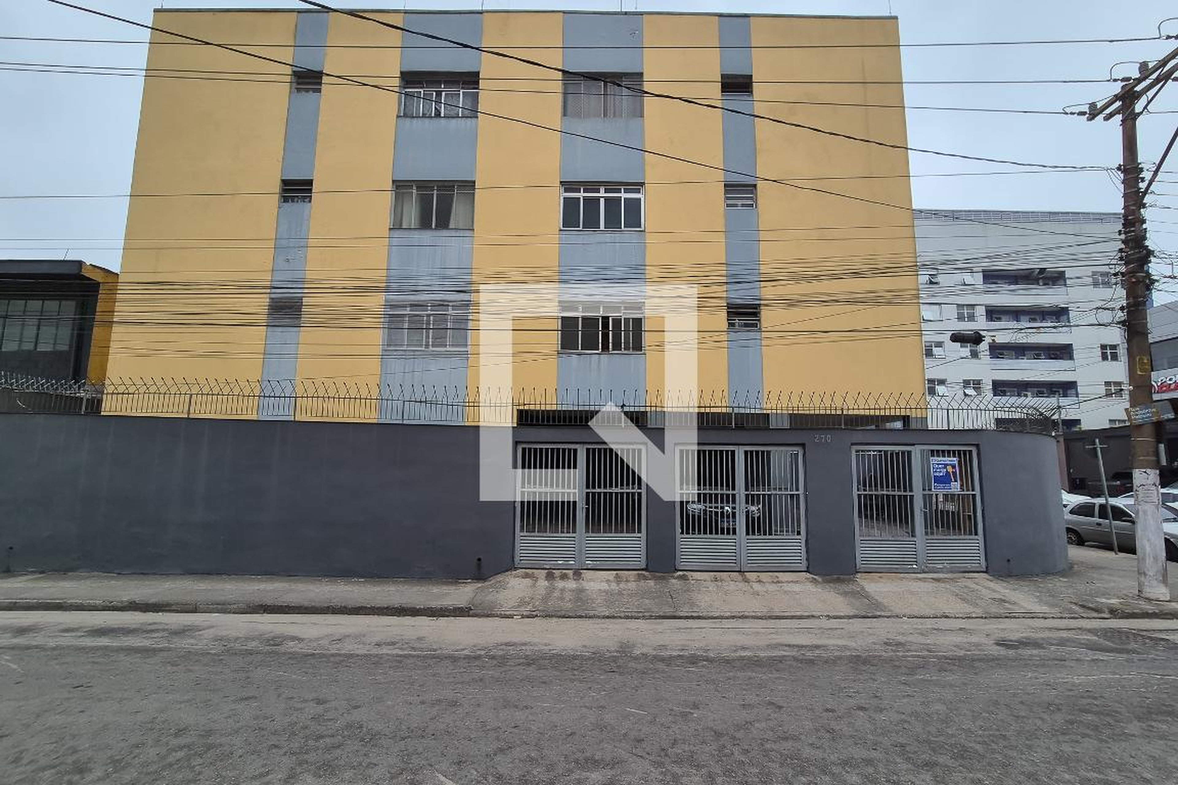 Fachada Condomínio em Rua Pedro Setti, 270