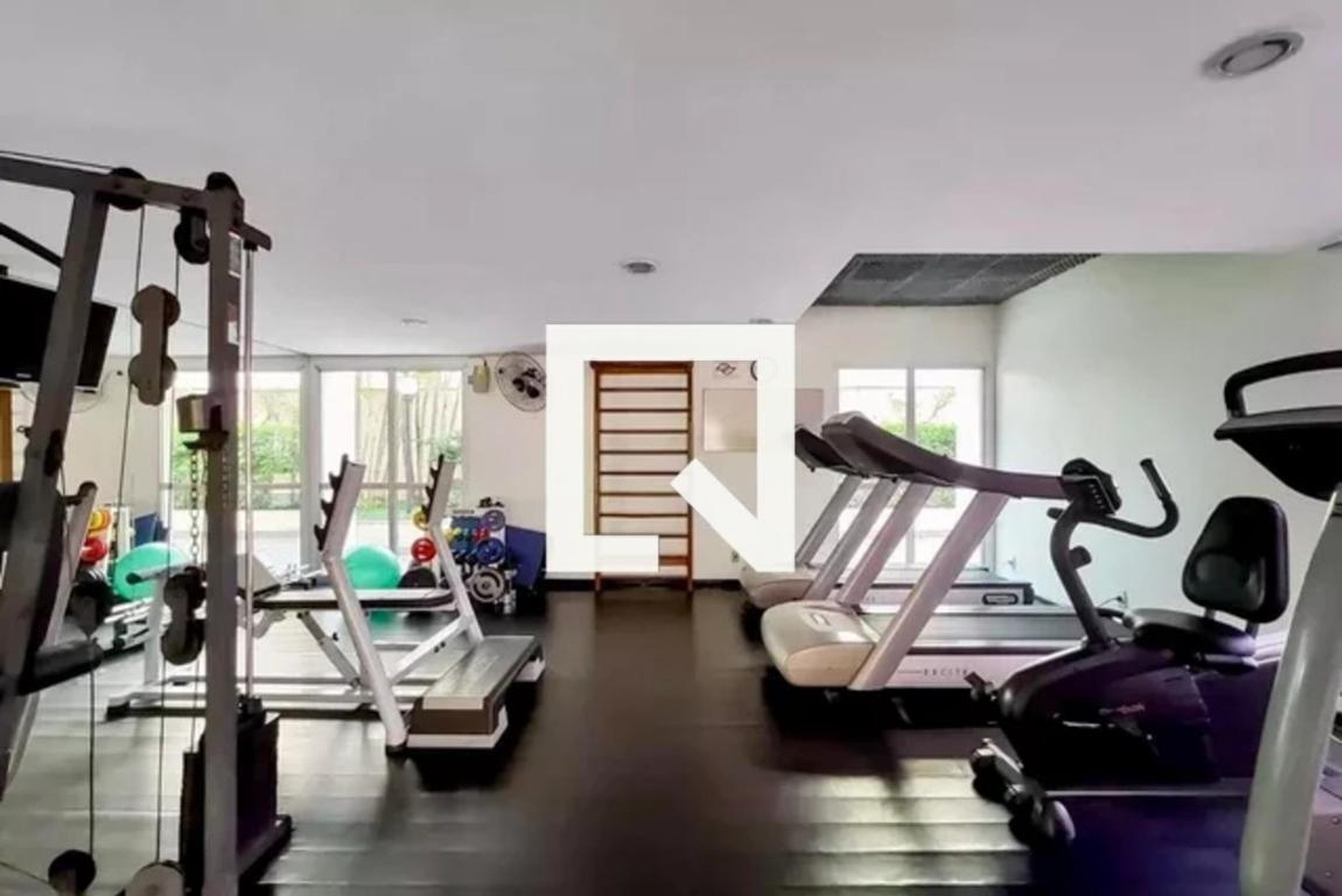 Academia - Edifício Pássaros Flores