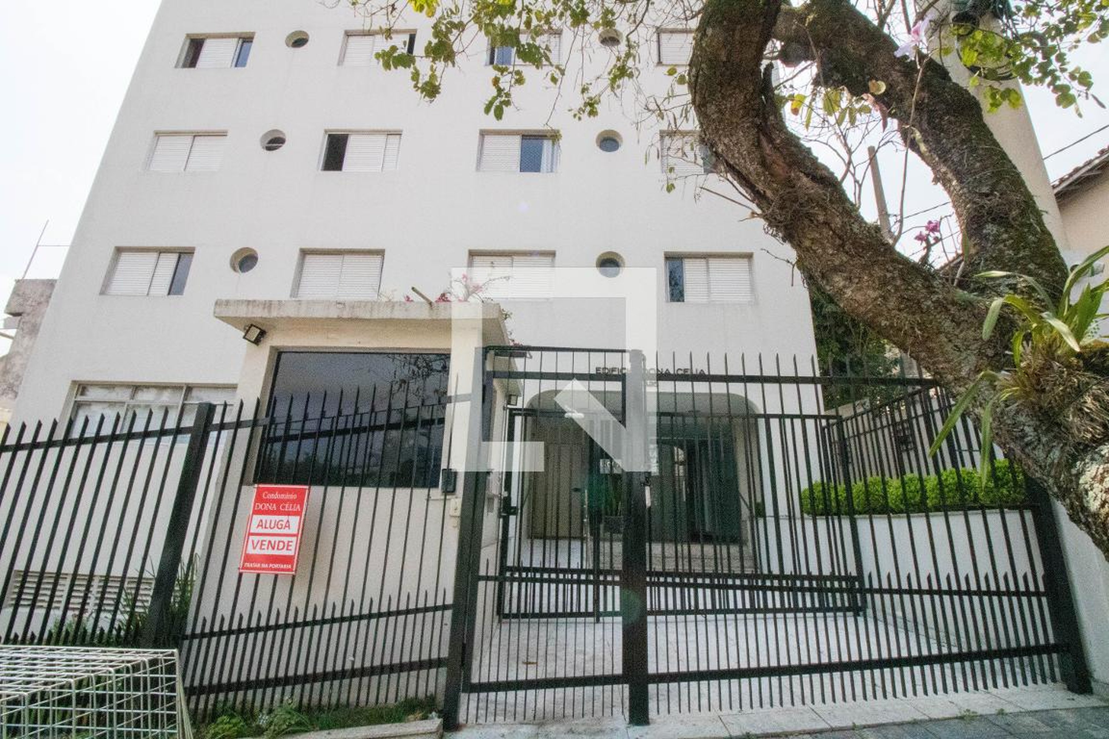 Fachada Condomínio Dona Celia