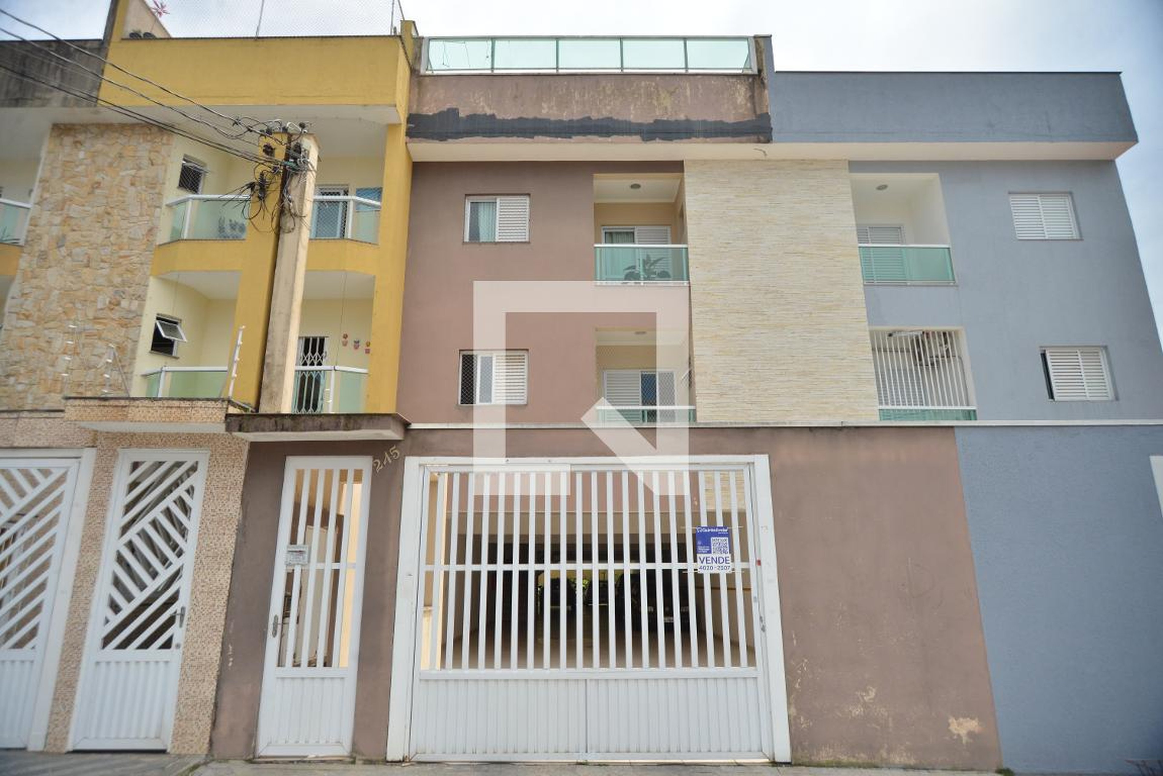 Fachada do Prédio Condomínio em Rua Caquito, 245