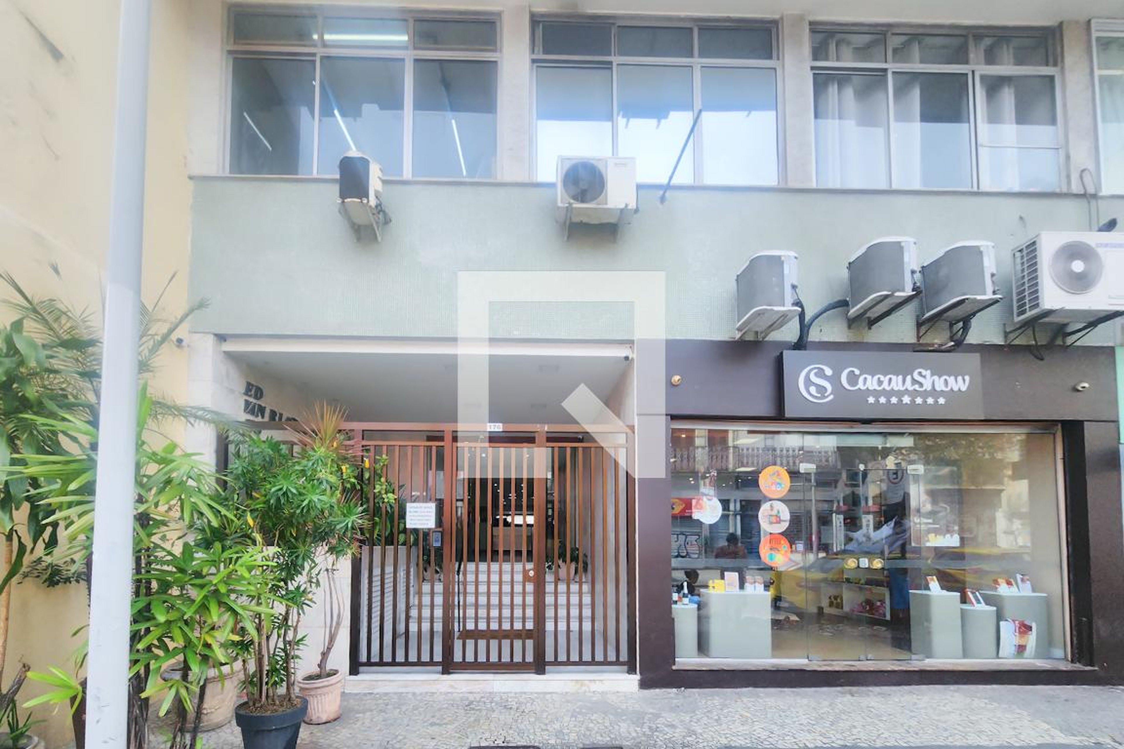 Fachada Condomínio ED. YAN RIACHUELO