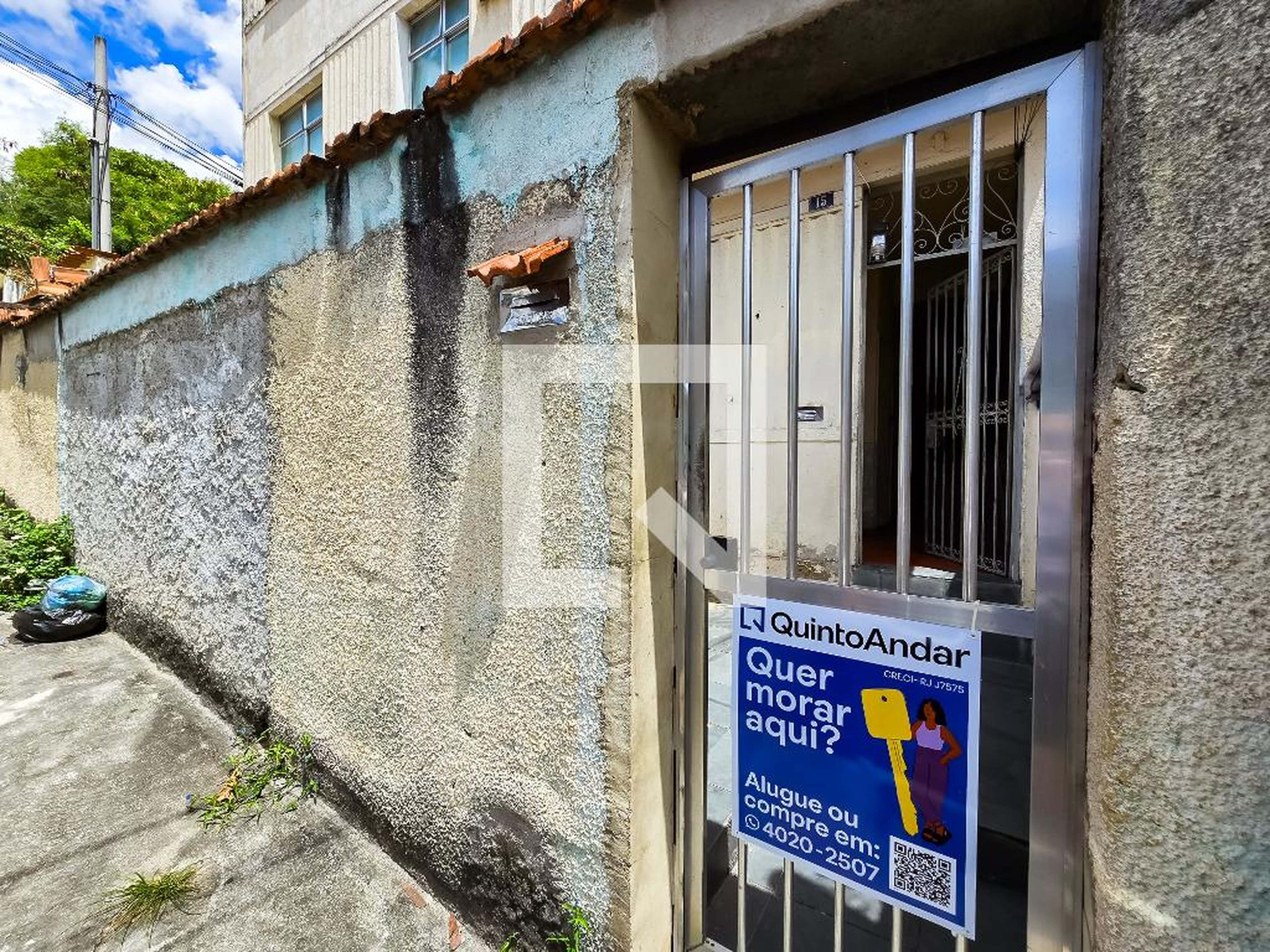 Fachada Condomínio em Rua Silvia, 15