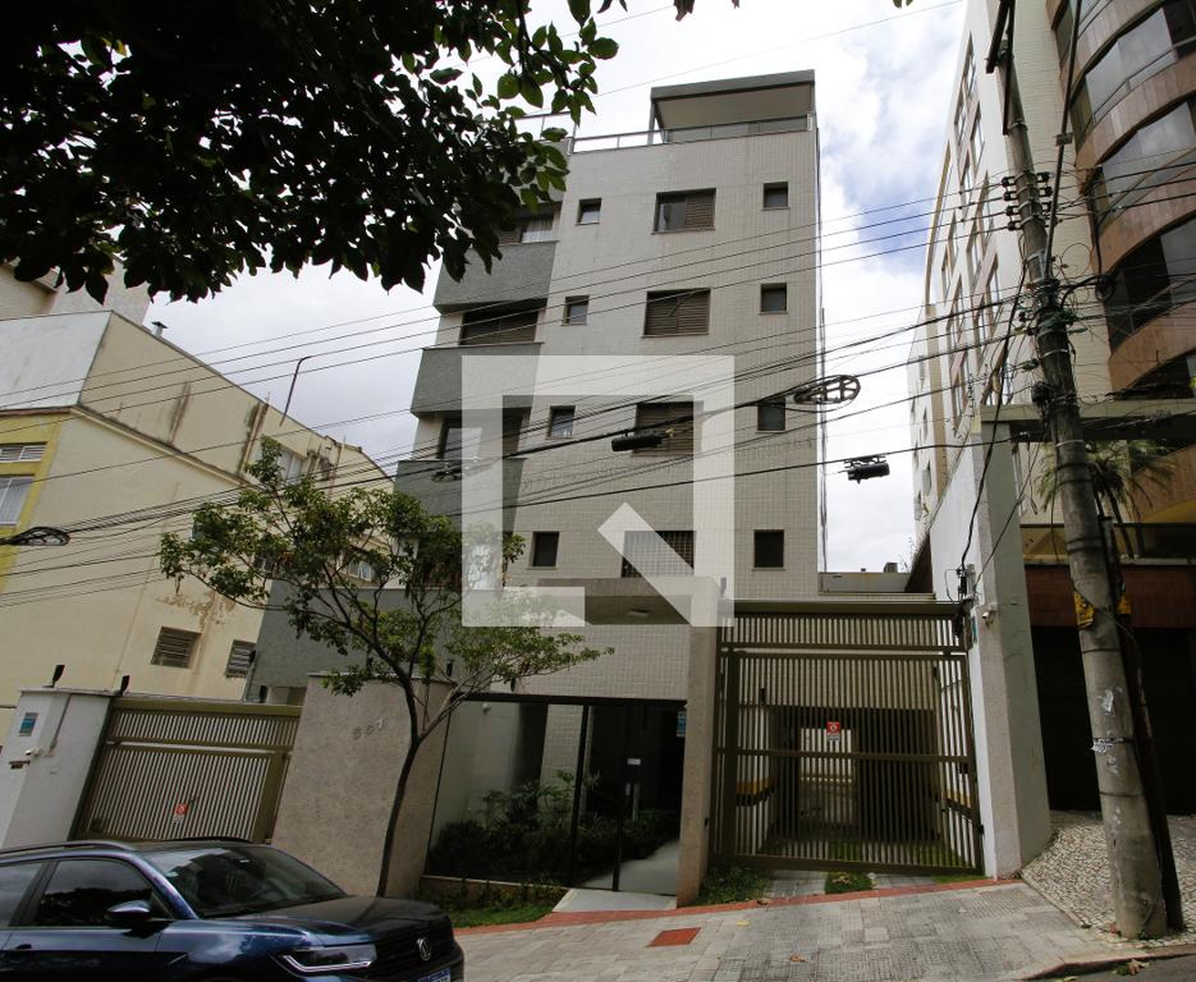 Fachada Condomínio em Rua General Andrade Neves, 561