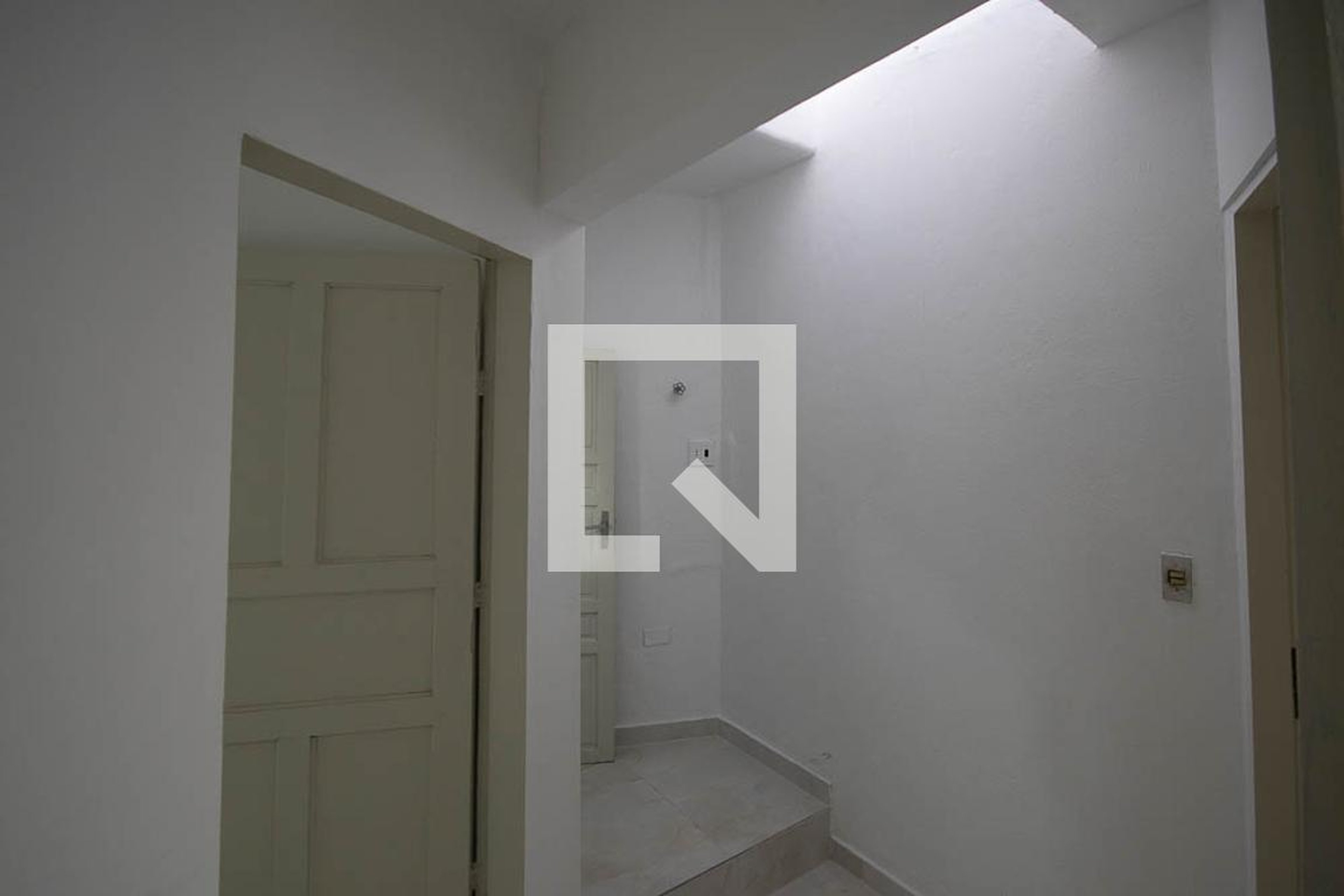 Hall Condomínio em Avenida Jardim Japão, 353
