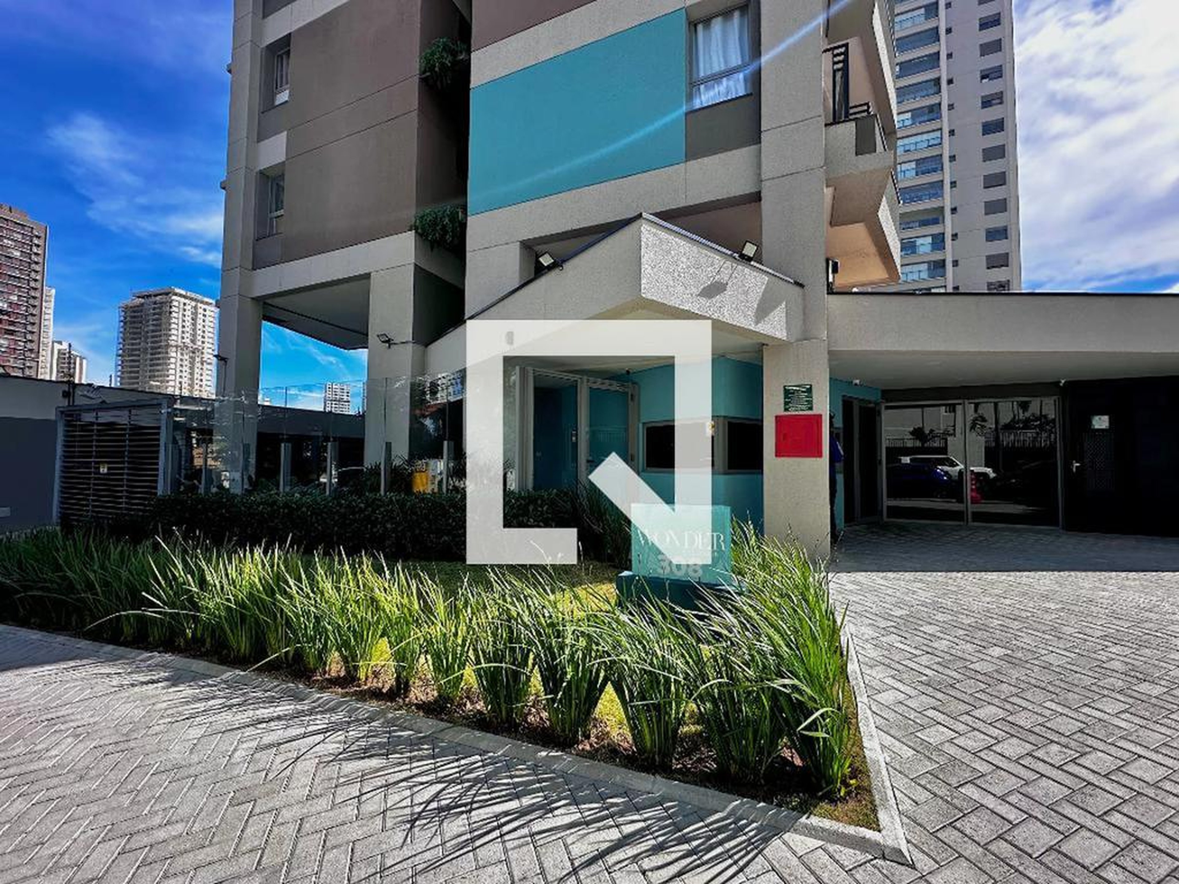 Fachada Condomínio em Rua das Margaridas, 208