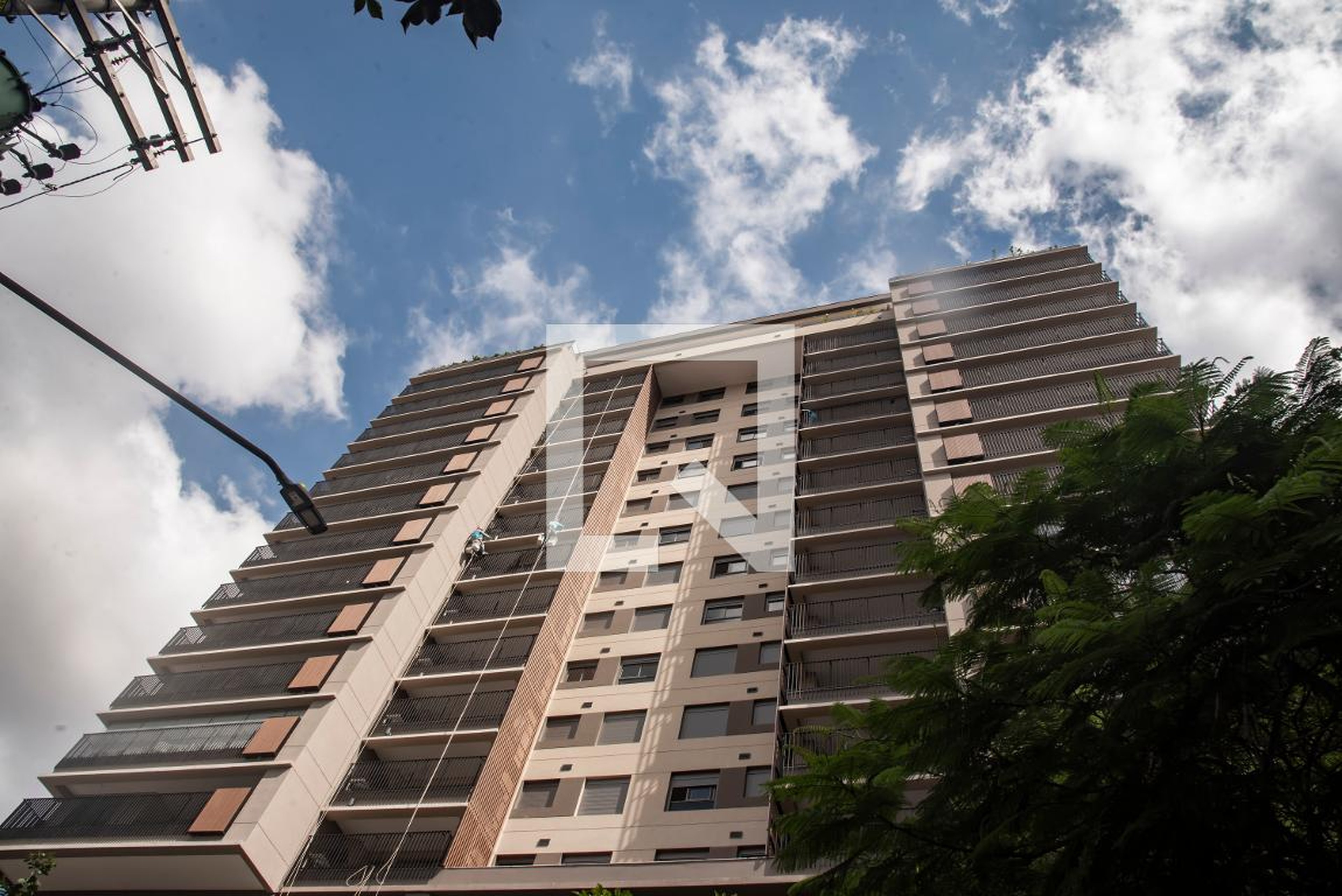 Fachada Condomínio em Rua Machado Bitencourt, 430