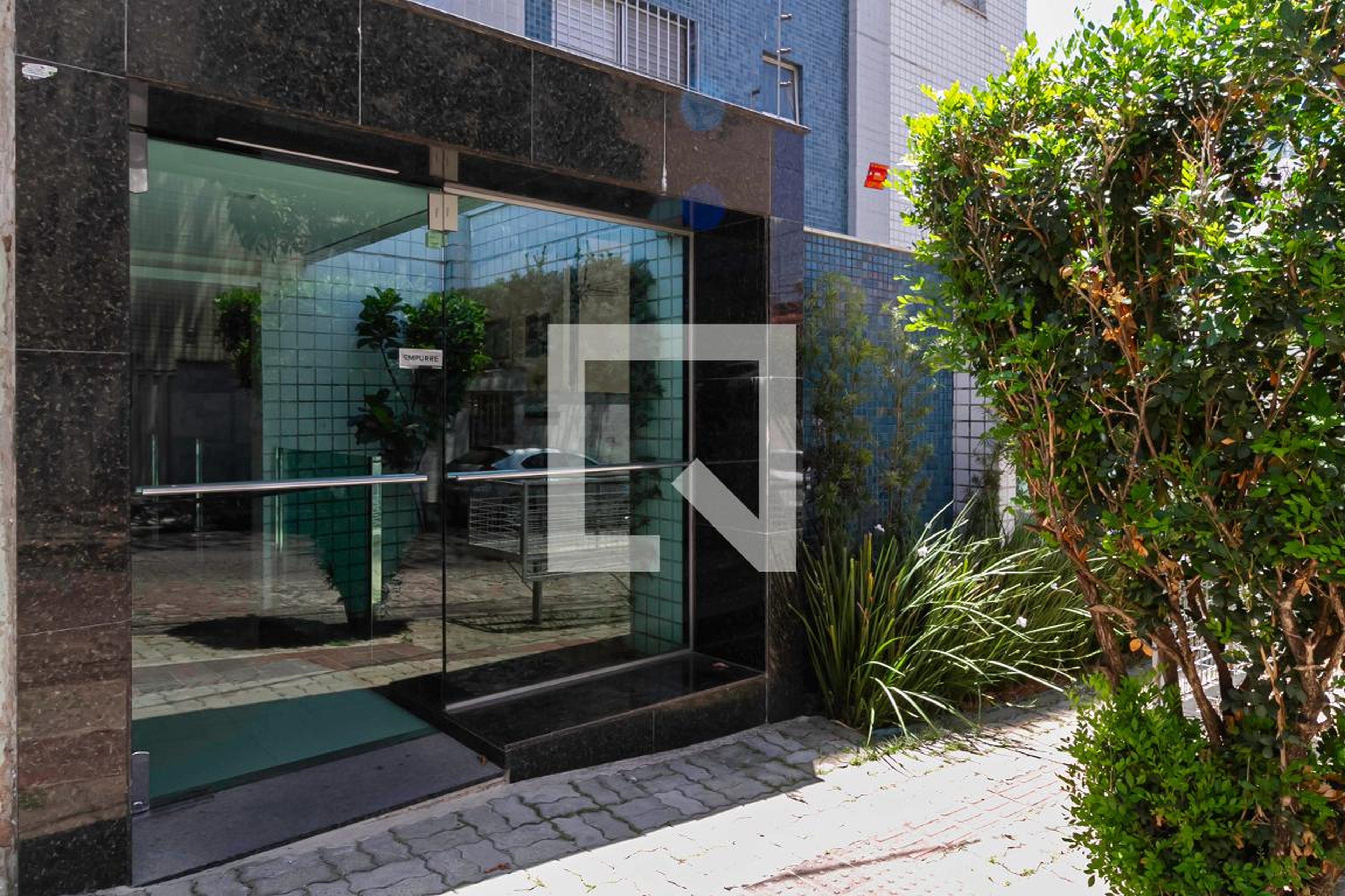 Fachada Condomínio em Rua Castelo de Óbidos, 716