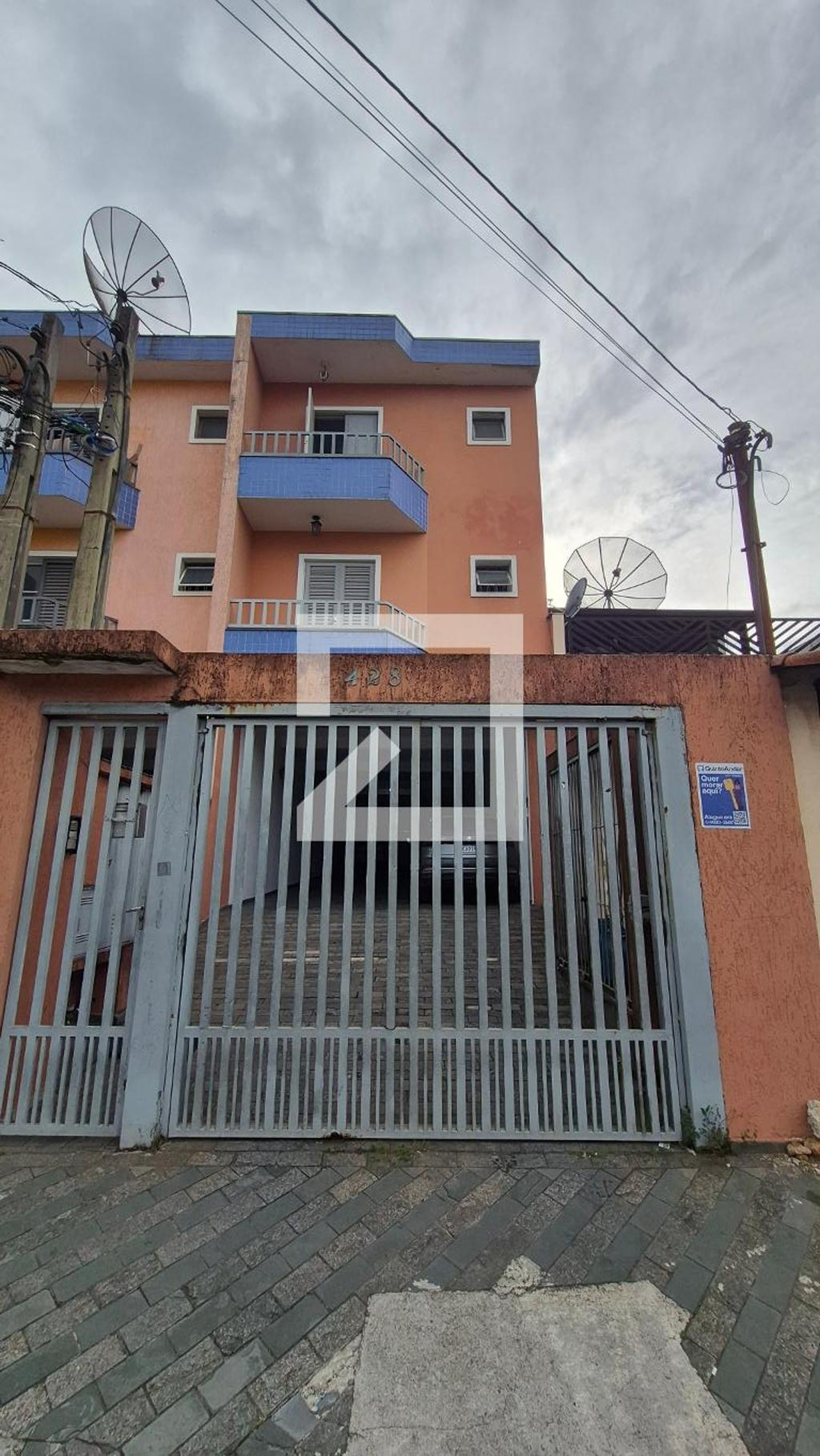 Fachada Condomínio em Rua dos Cocais, 428