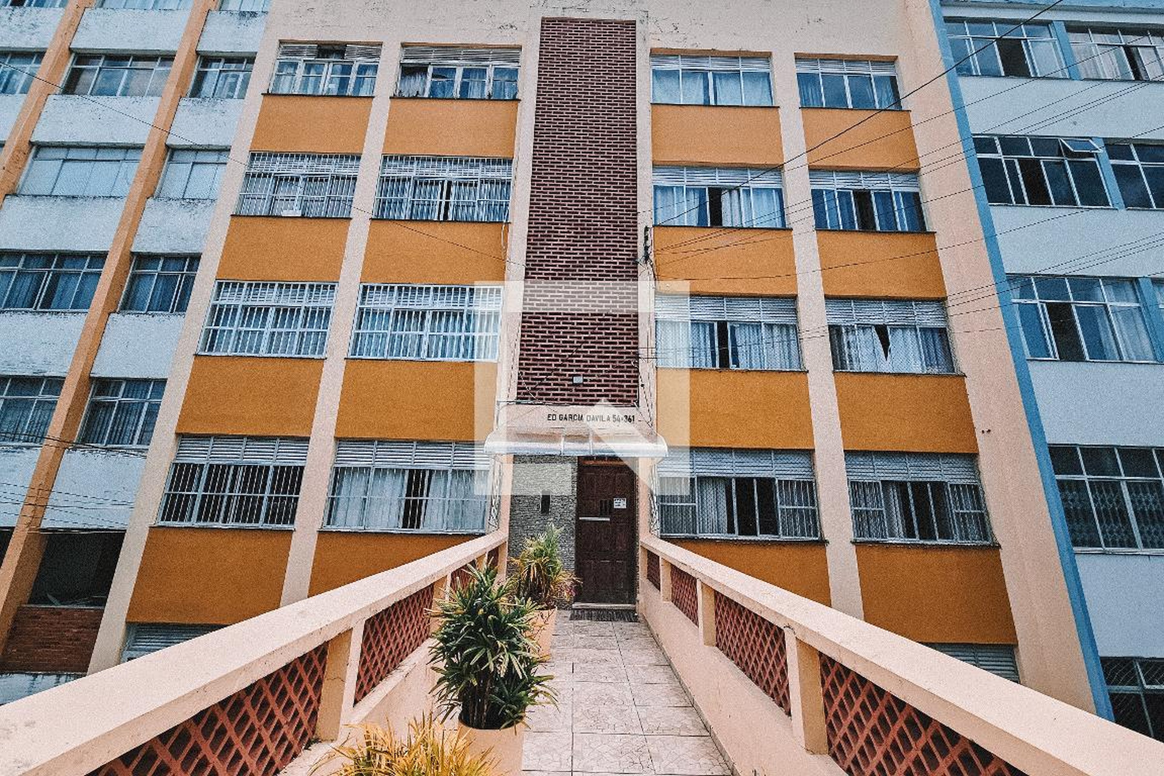 Fachada Condomínio em Avenida Leovigildo Filgueiras, 146
