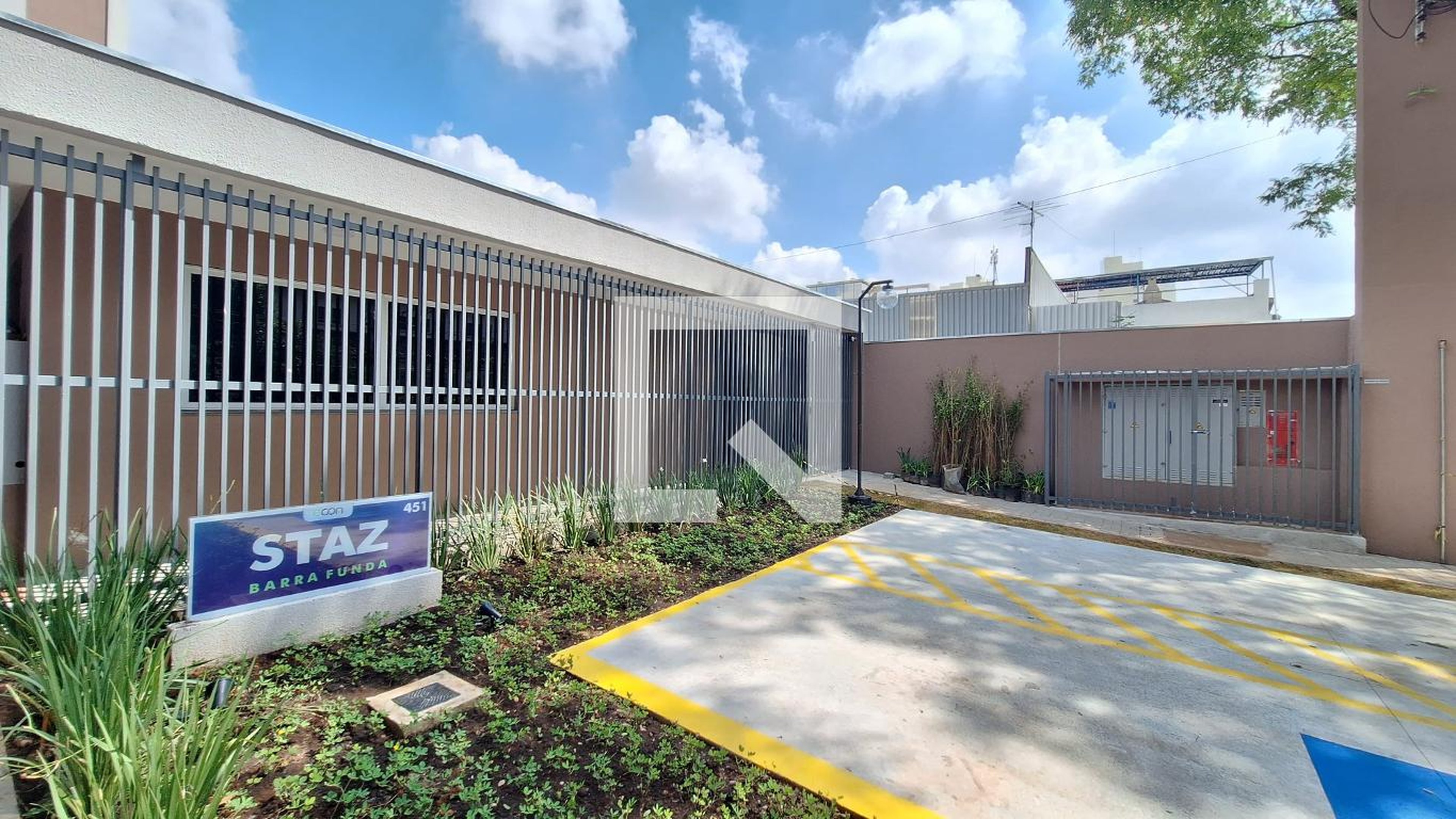 Fachada Condomínio Staz Barra Funda