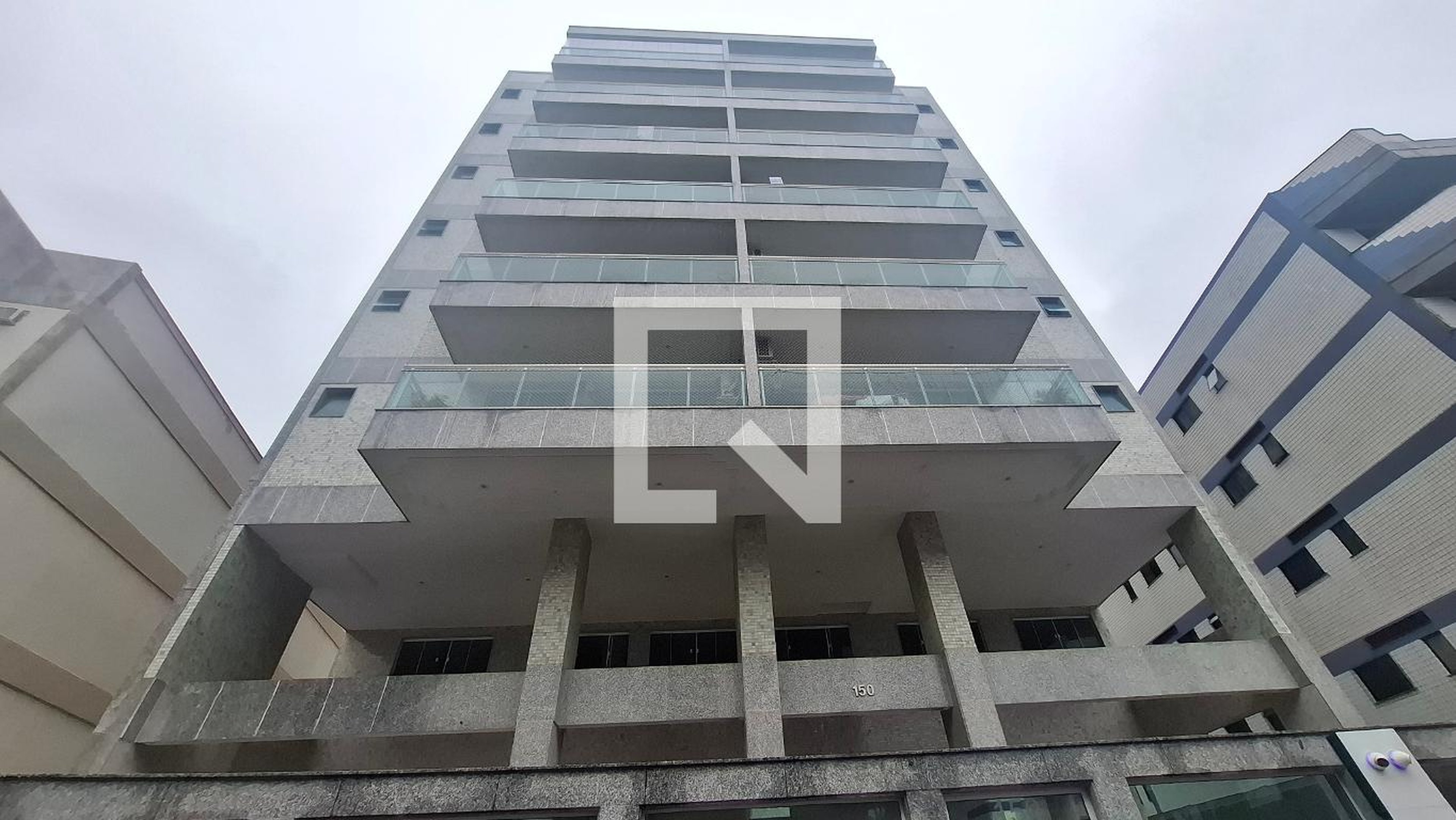 Fachada Condomínio em Rua Cardo Santos, 150