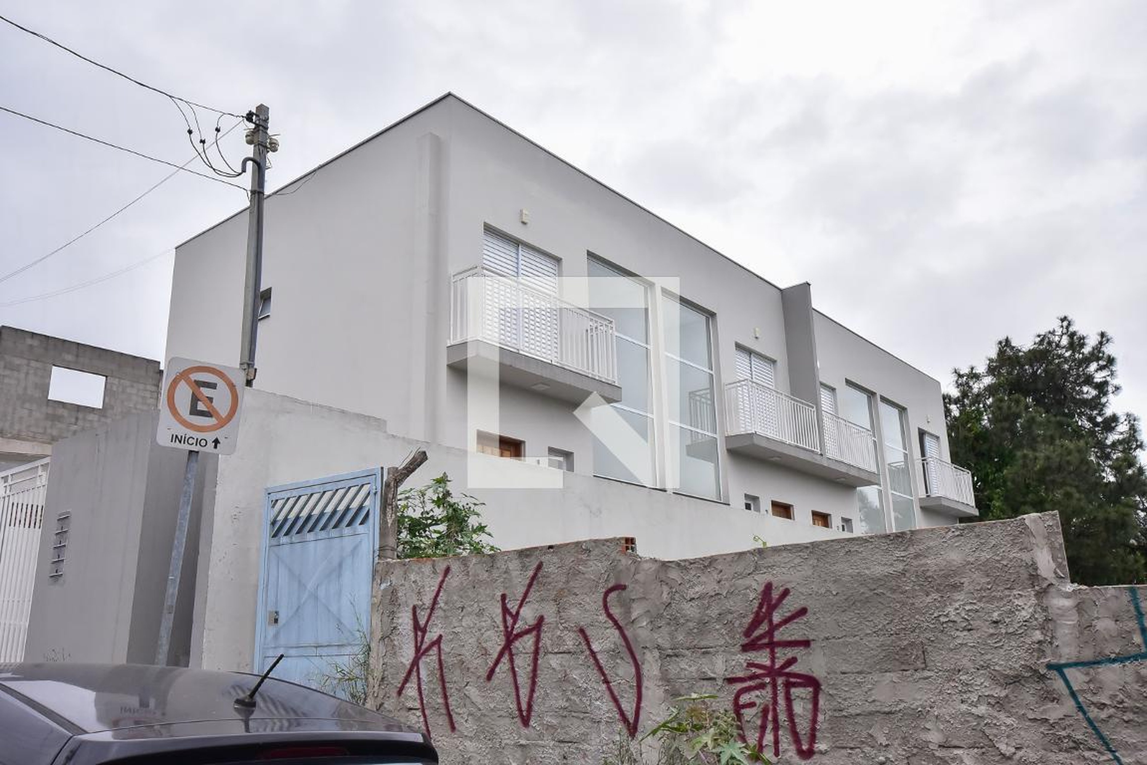 Fachada Condomínio em Rua Osiris Magalhães de Almeida, 444