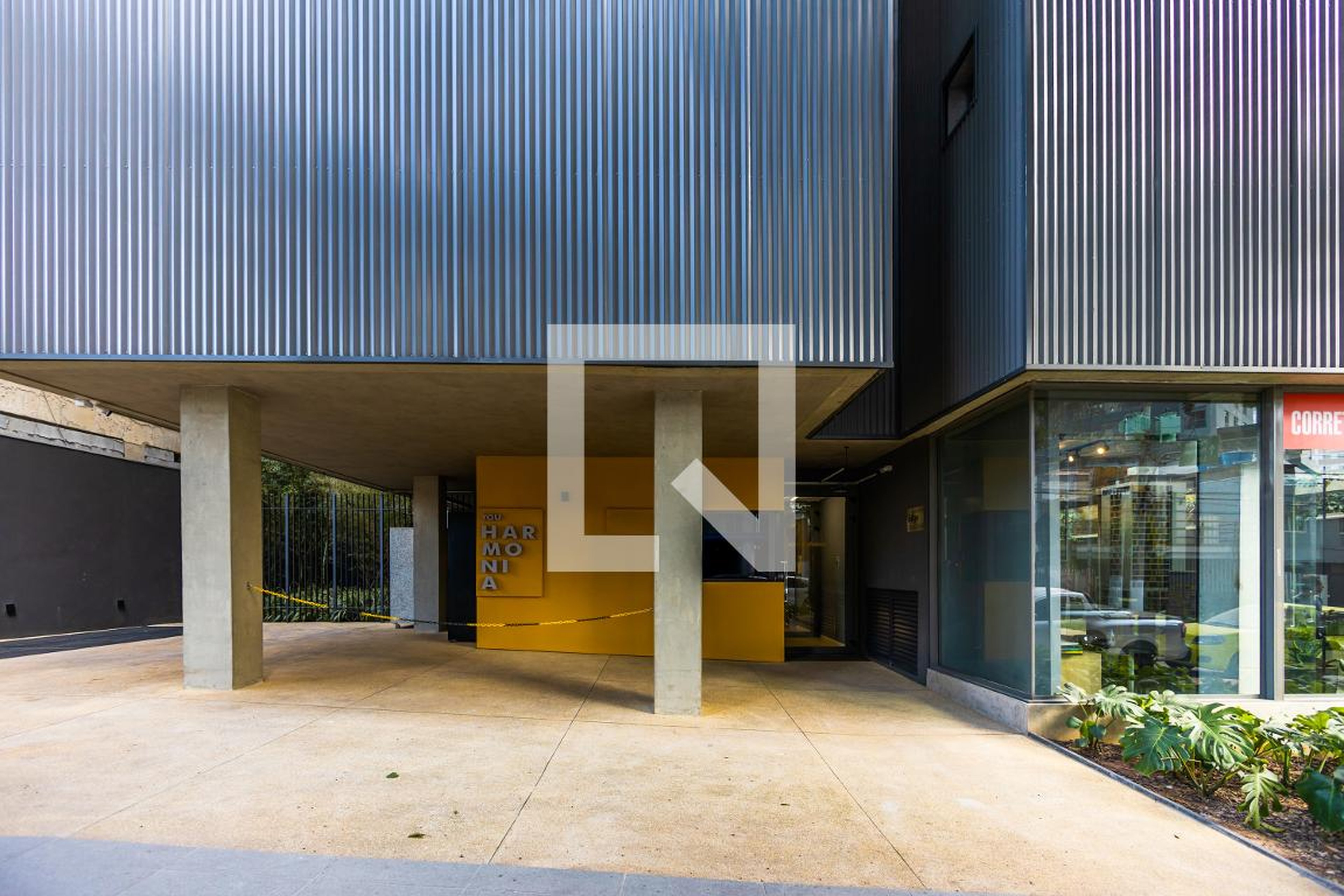 Fachada Condomínio em Rua Harmonia, 1351