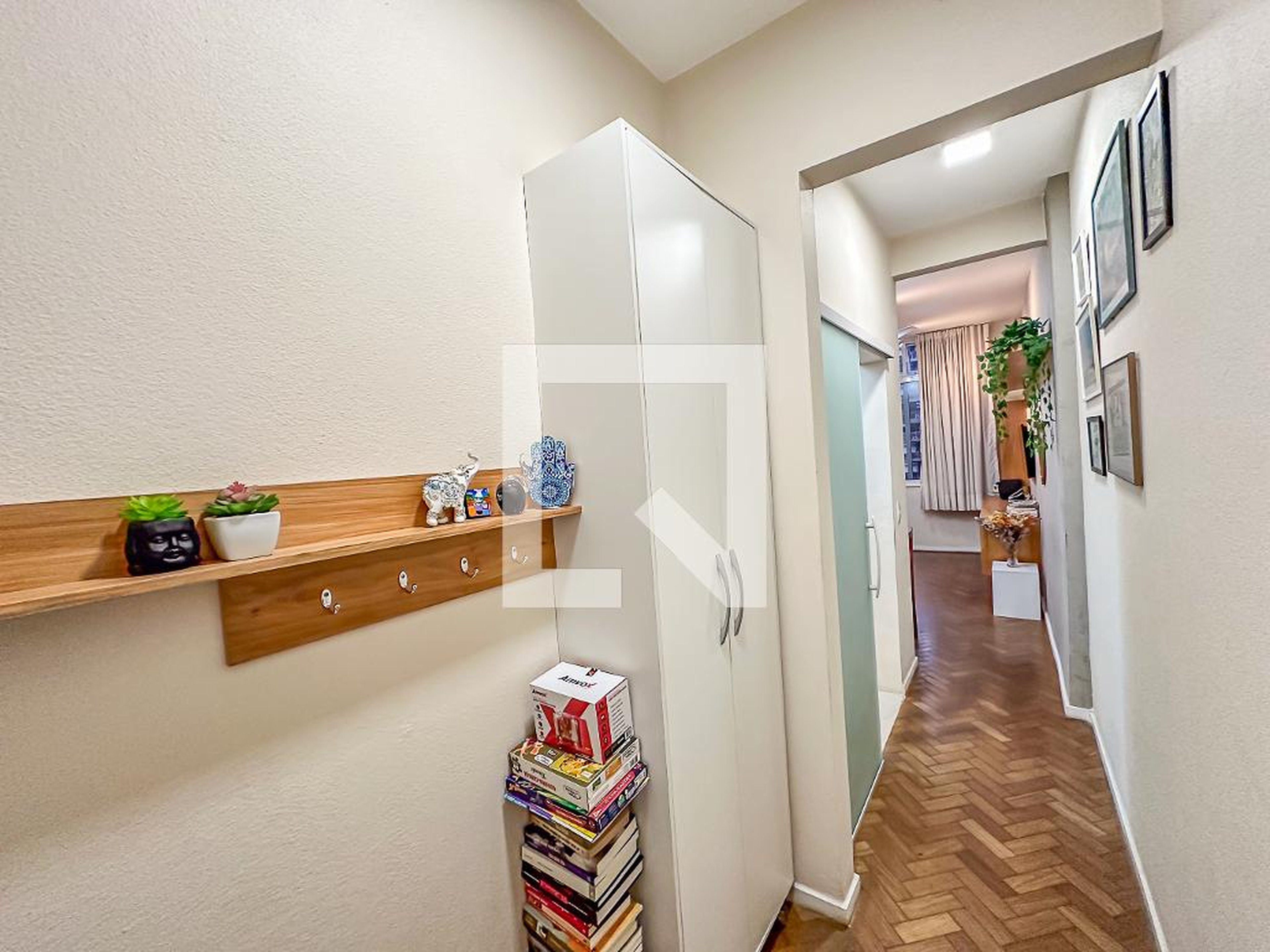 Hall - esmeria