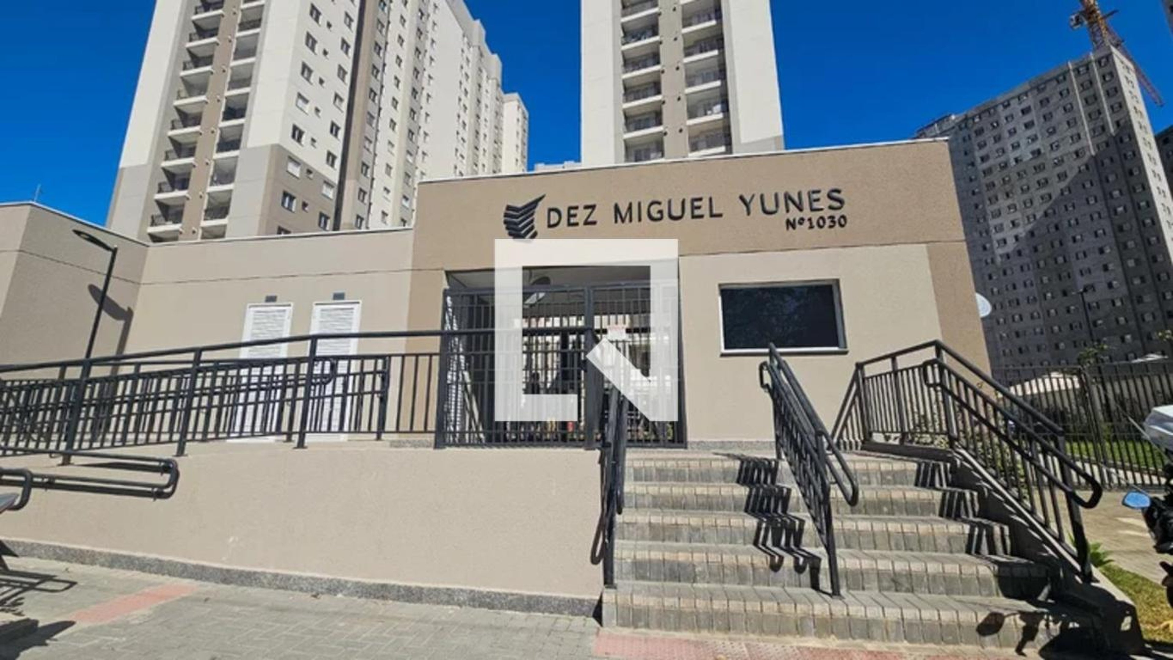 Fachada Condomínio Dez Miguel Yunes