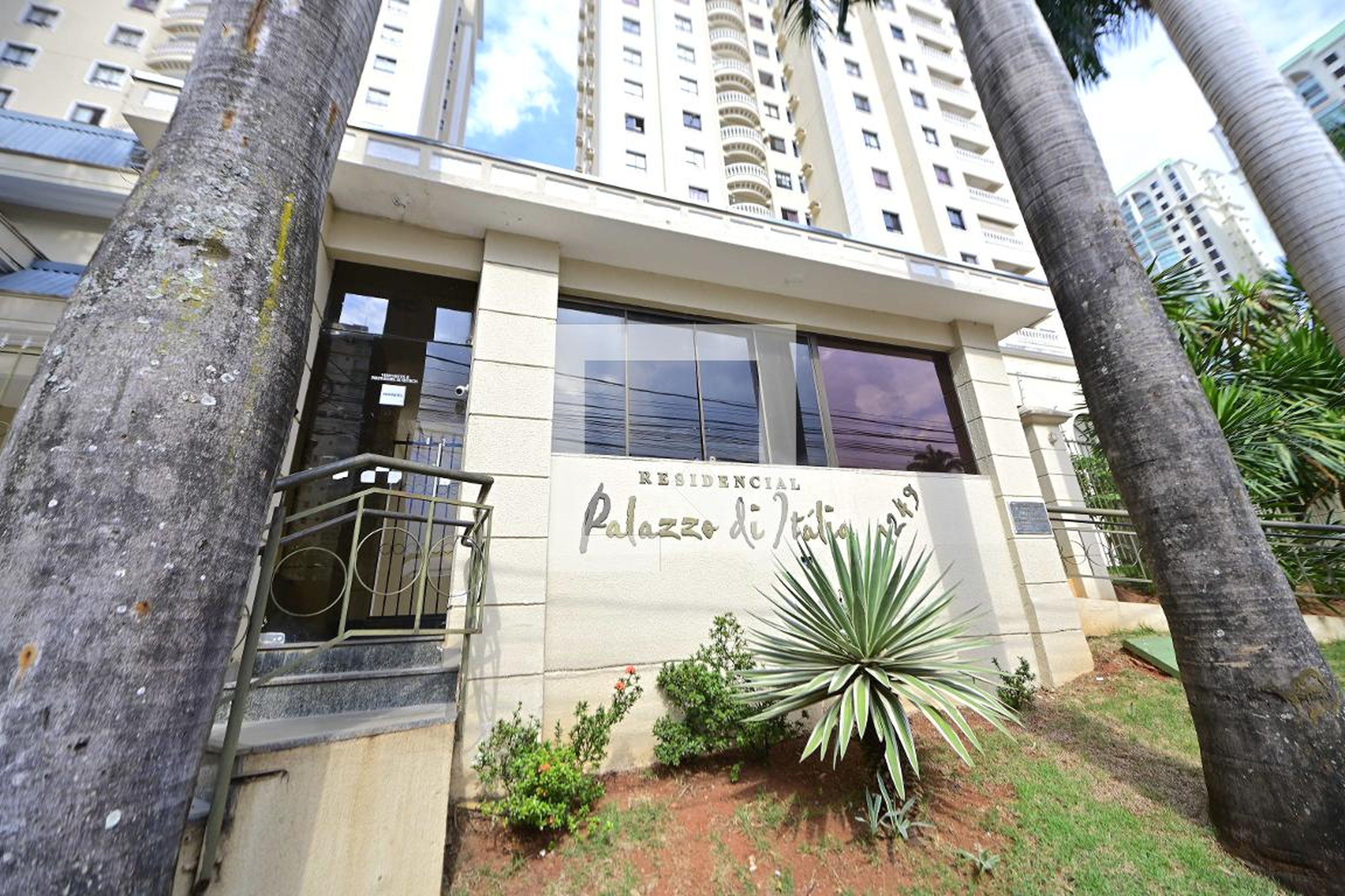 Fachada Residencial Palazzo di Itália