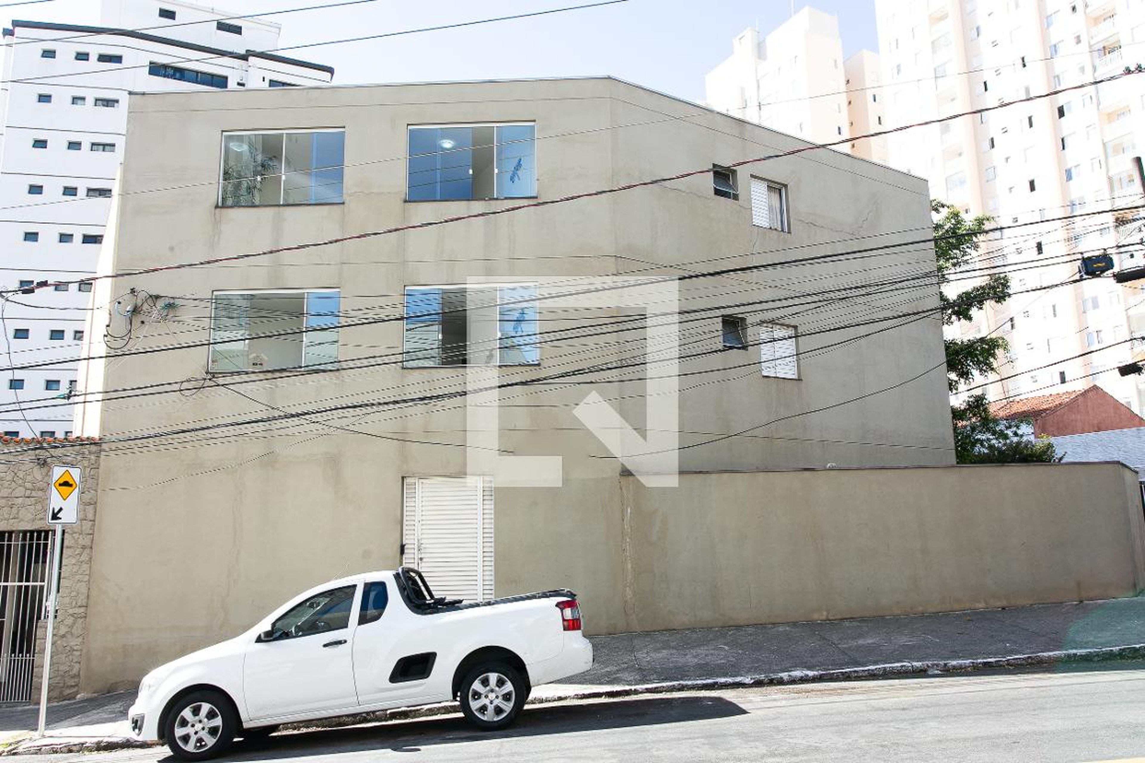 Fachada Condomínio em Rua Duarte de Carvalho, 160