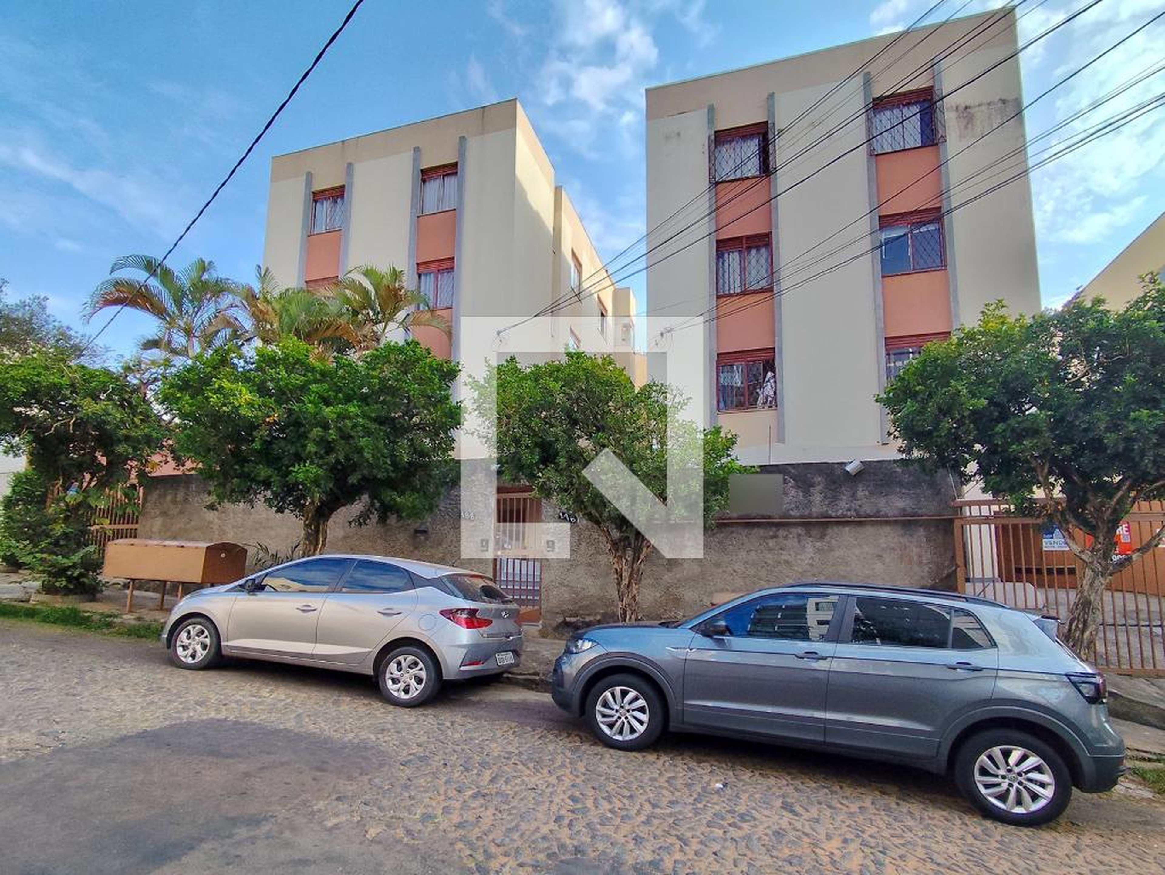 Fachada Condomínio em Rua Machado Nunes, 176