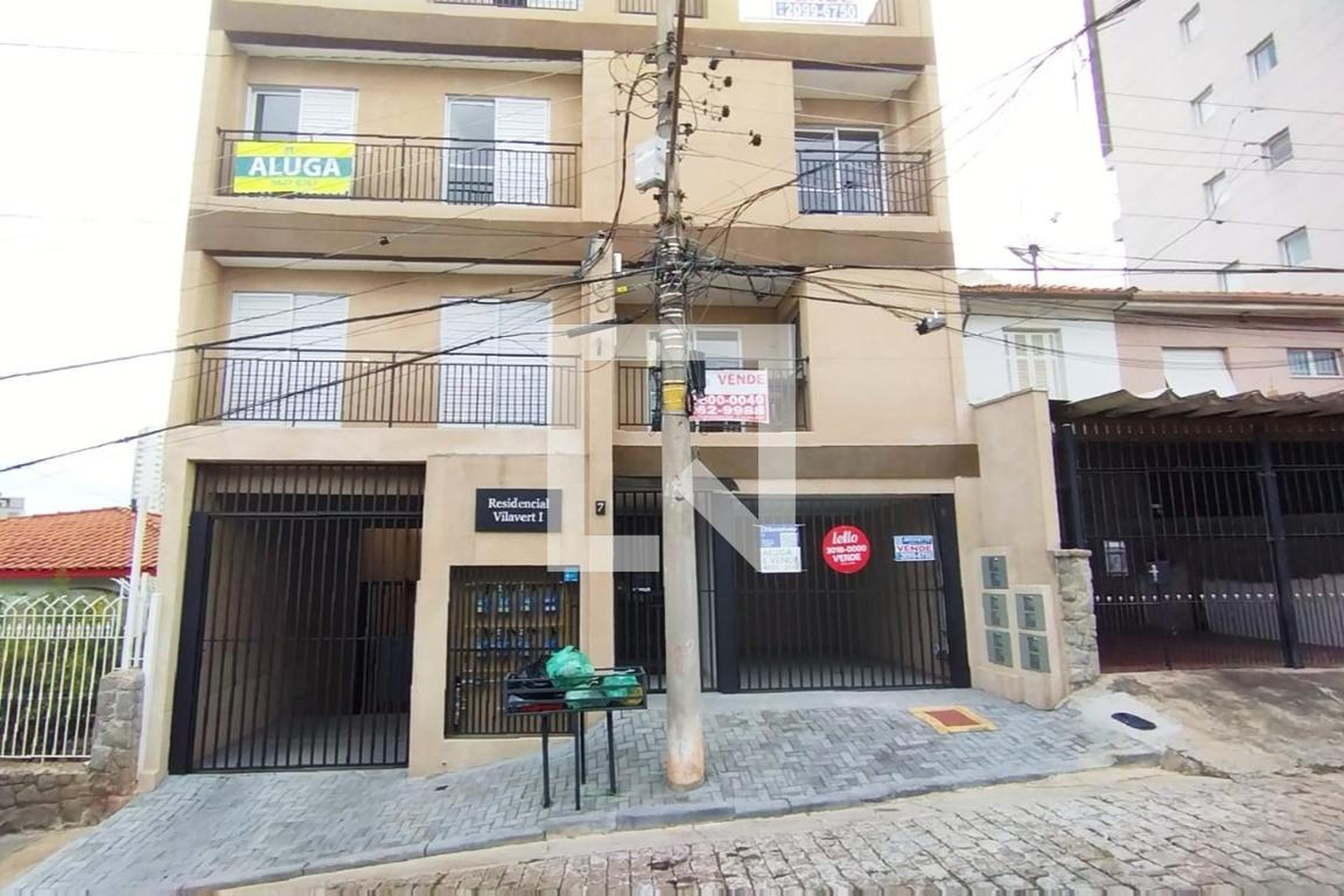 Fachada Condomínio em Rua Lídia Coelho, 7