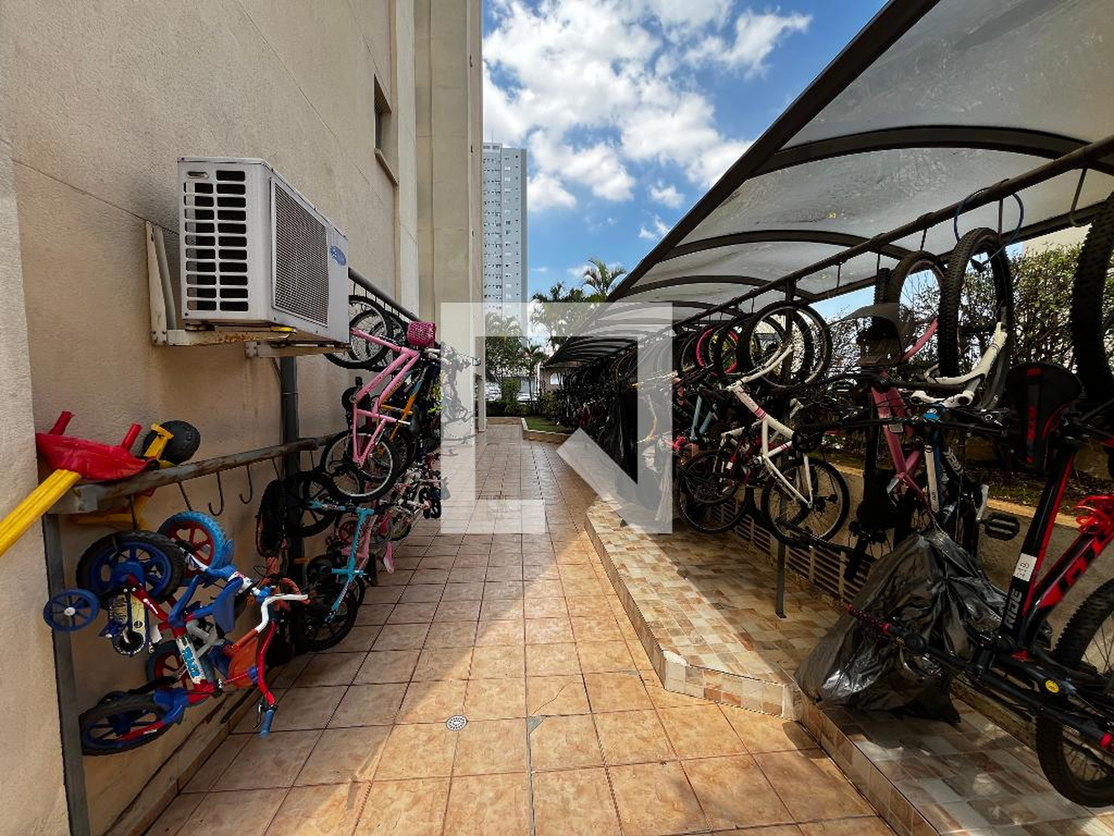 Bicicletário - José Antônio Alpiovezza