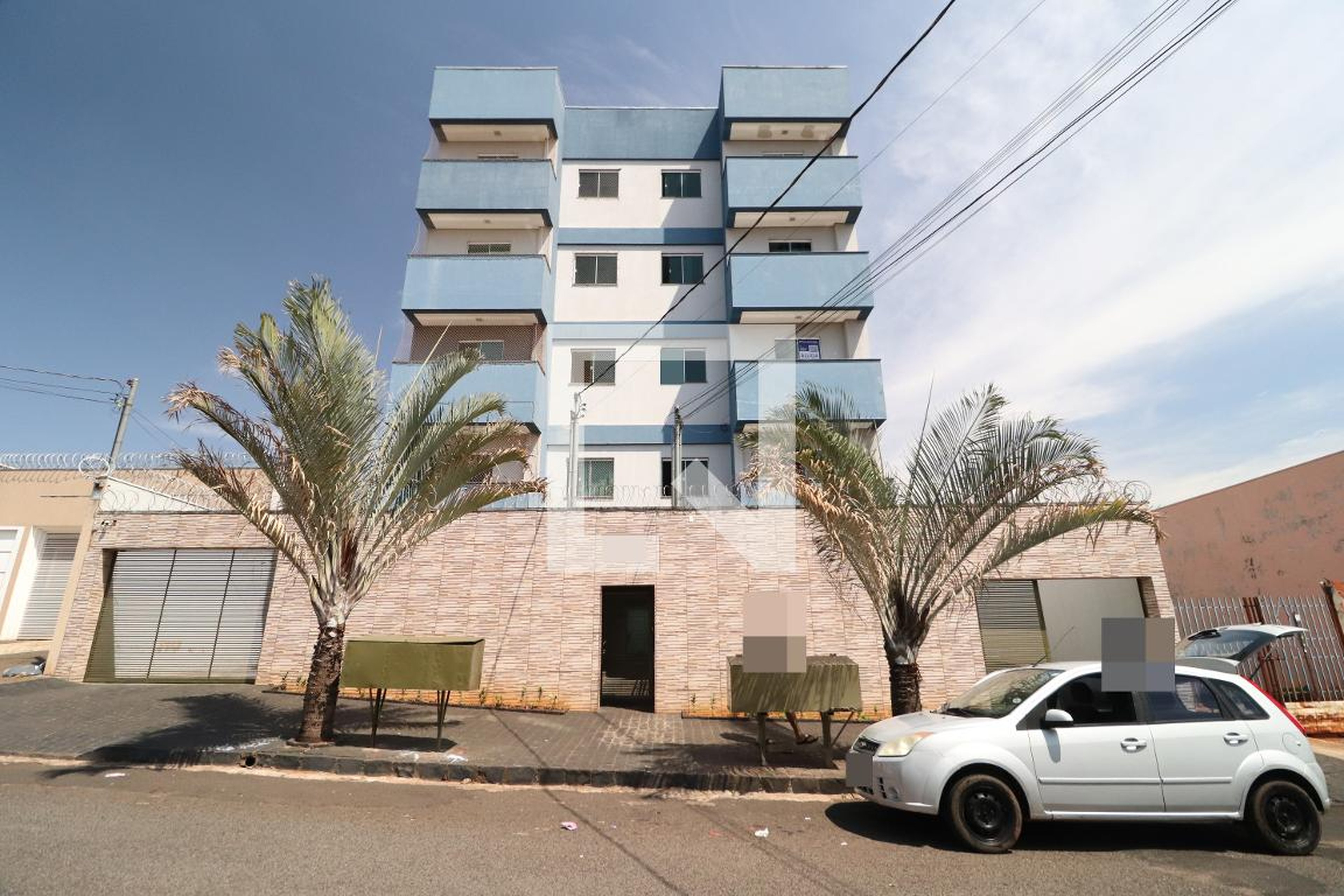 Fachada Condomínio em Avenida do Pinho, 1200