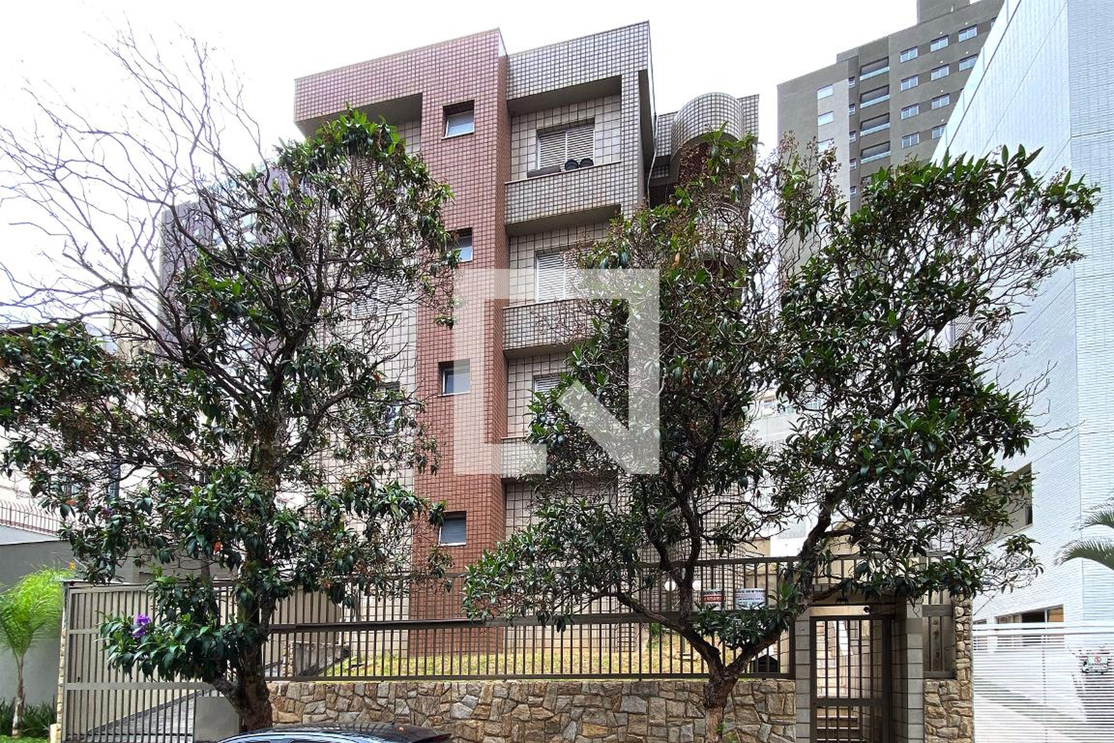 Fachada Condomínio em Rua Iracy Manata, 213