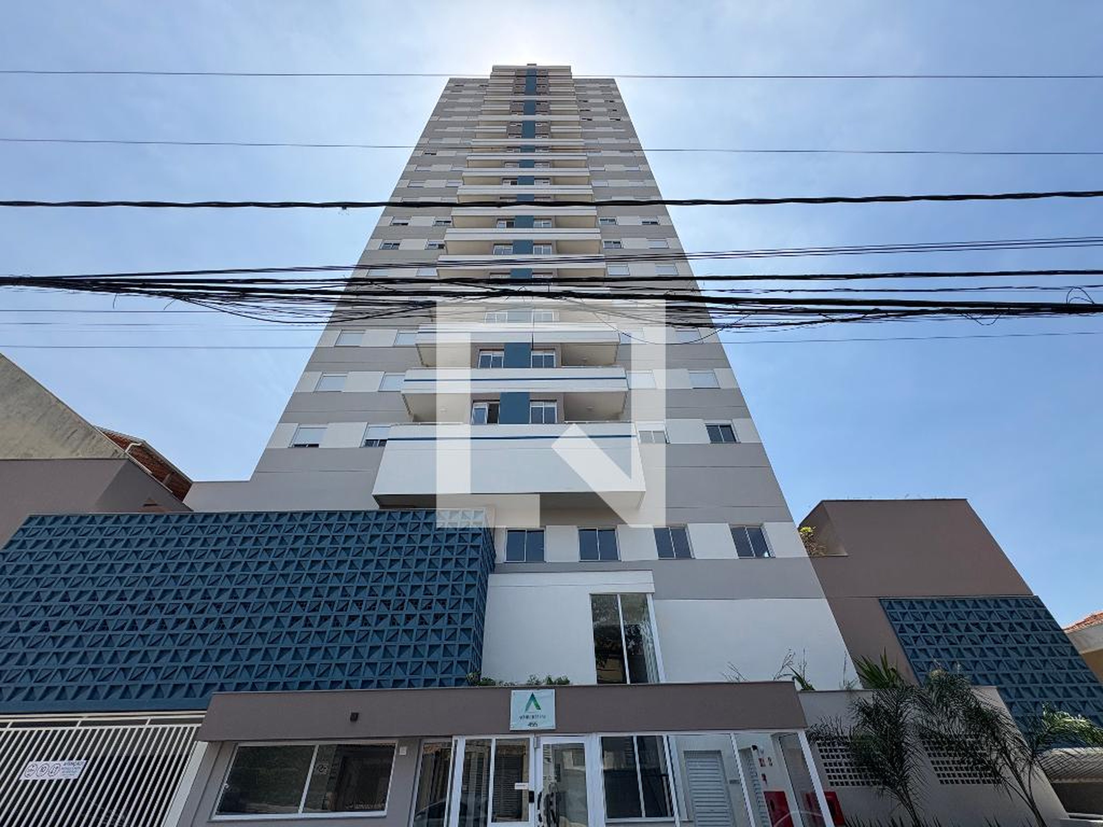 Fachada Condomínio em Rua Aimbere, 455