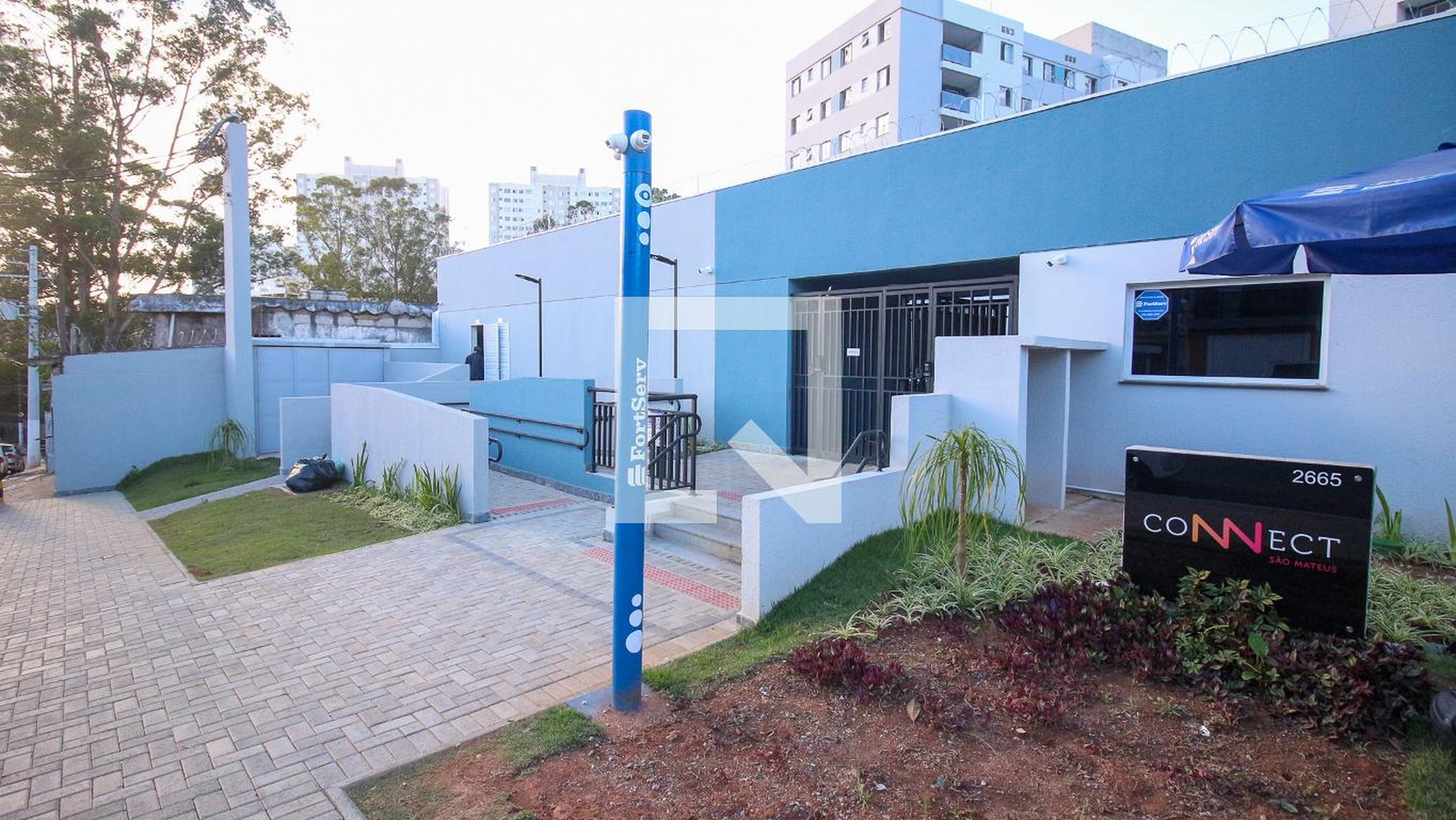Fachada Condomínio em Rua André de Almeida, 2621