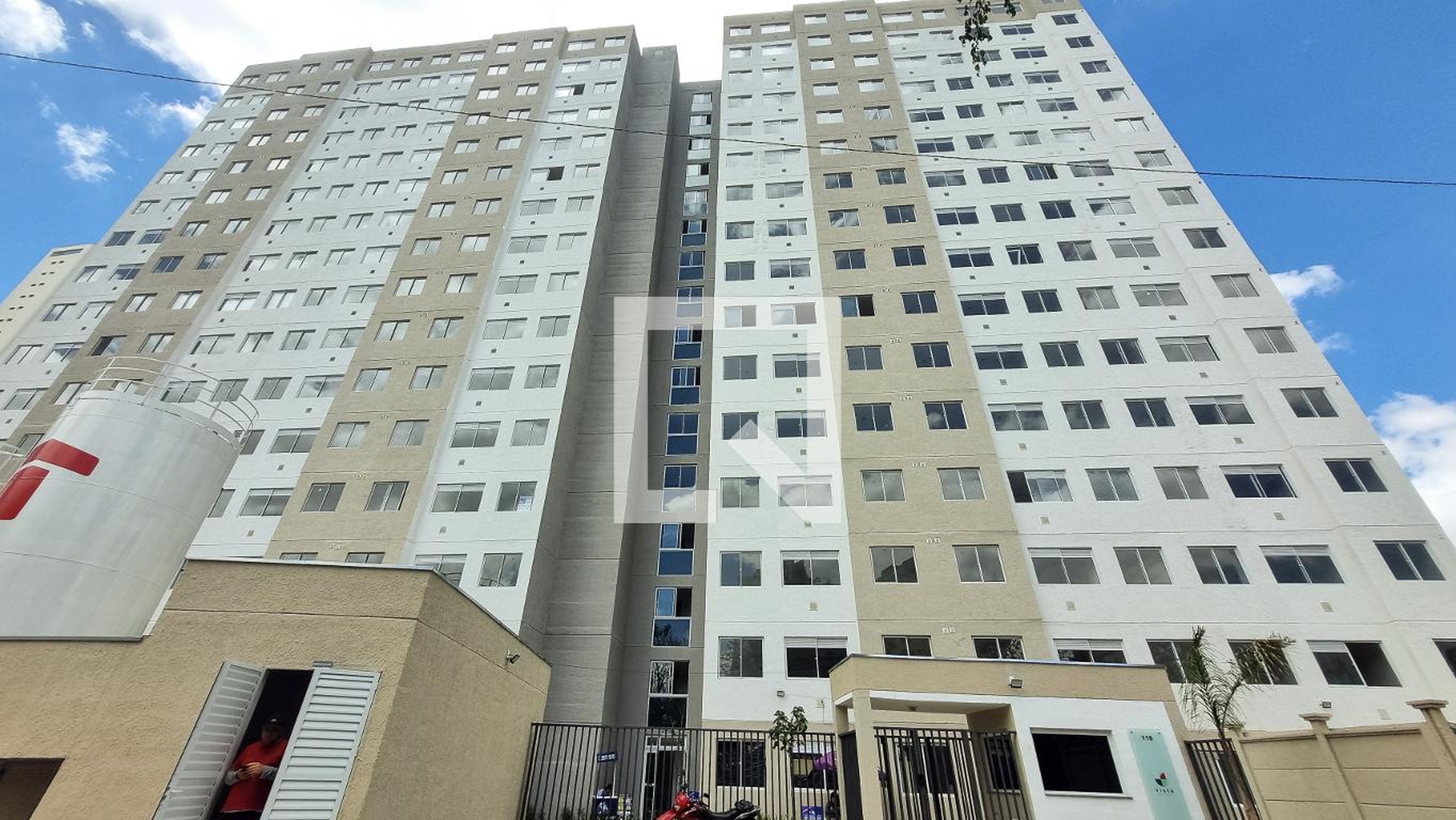 Fachada Condomínio em Rua Crésilas, 110