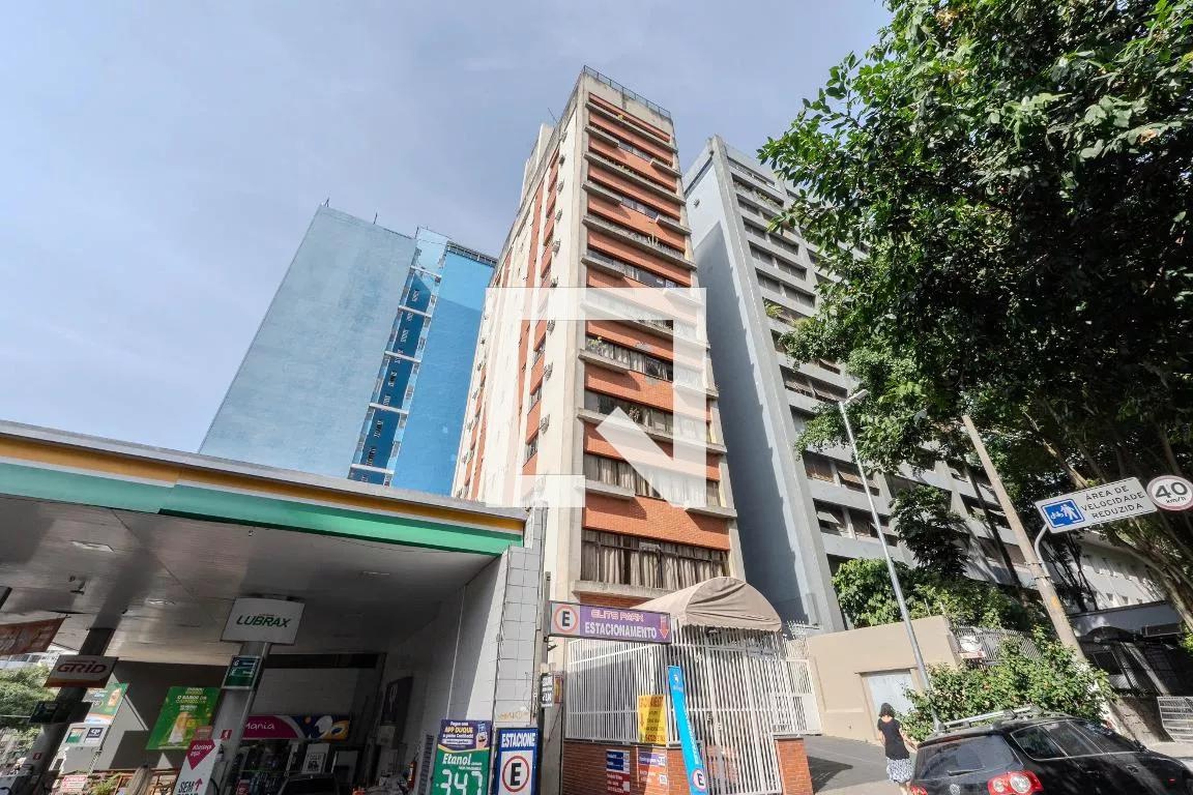 Fachada Condomínio Elysée Plaza Flat Service