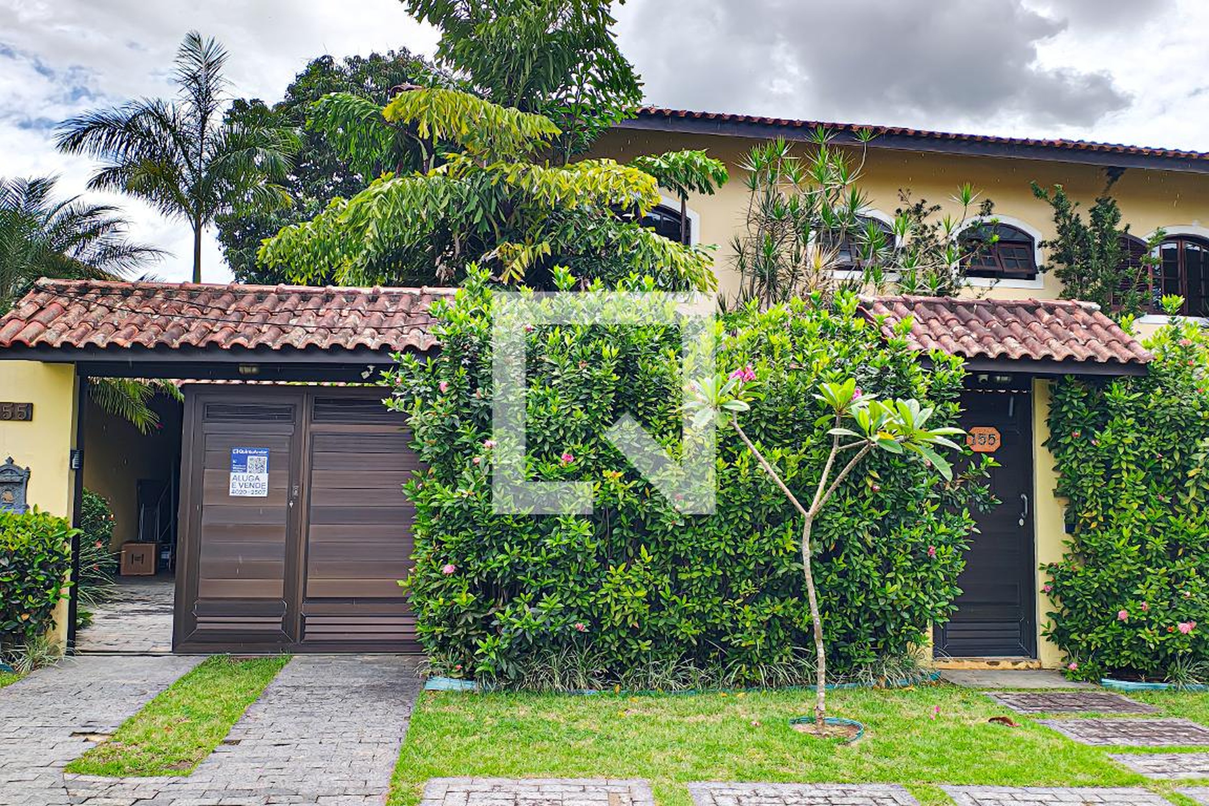 fachada Condomínio em Rua Sequóia, 155