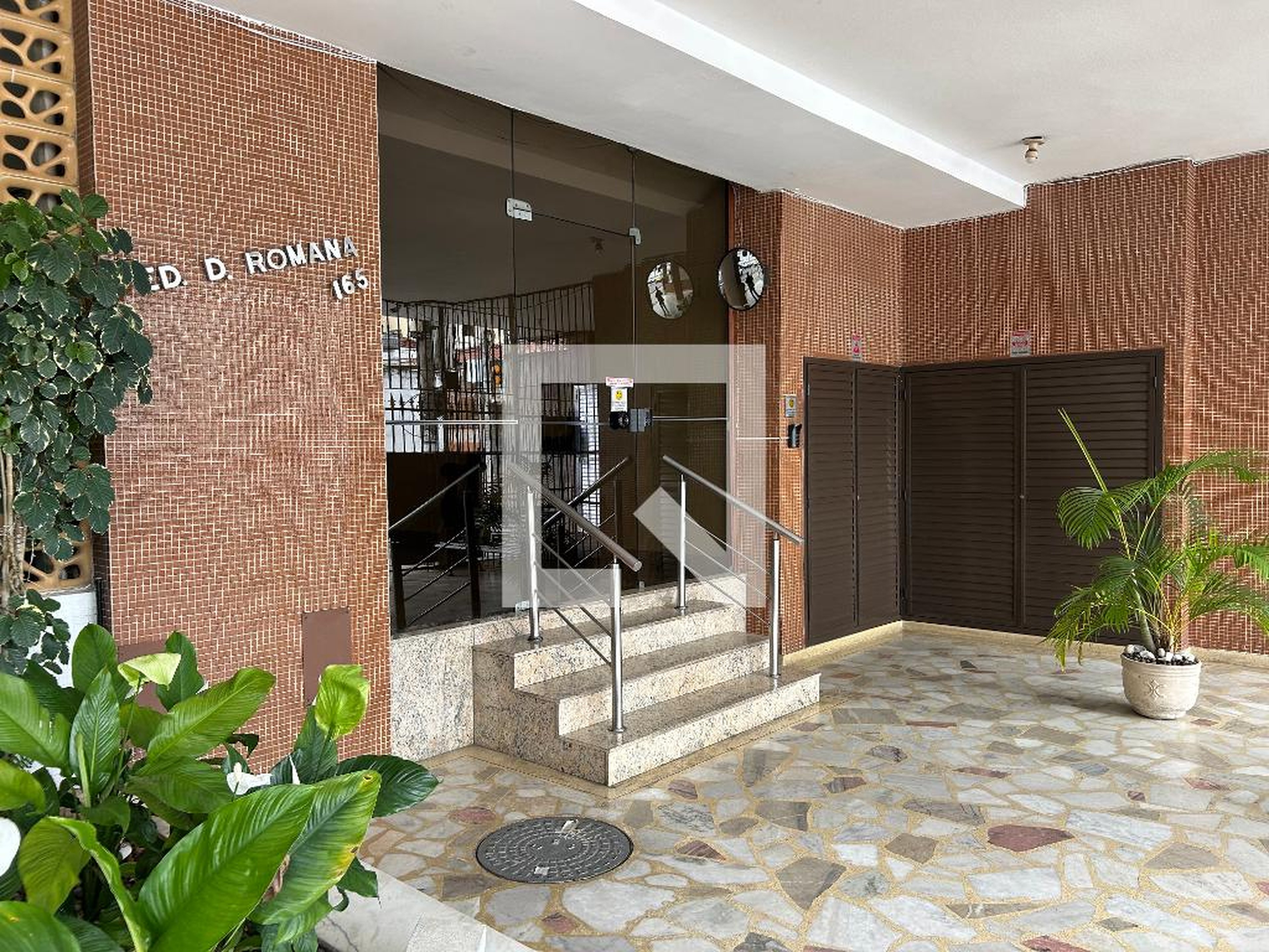 Fachada Condomínio Dona Romana