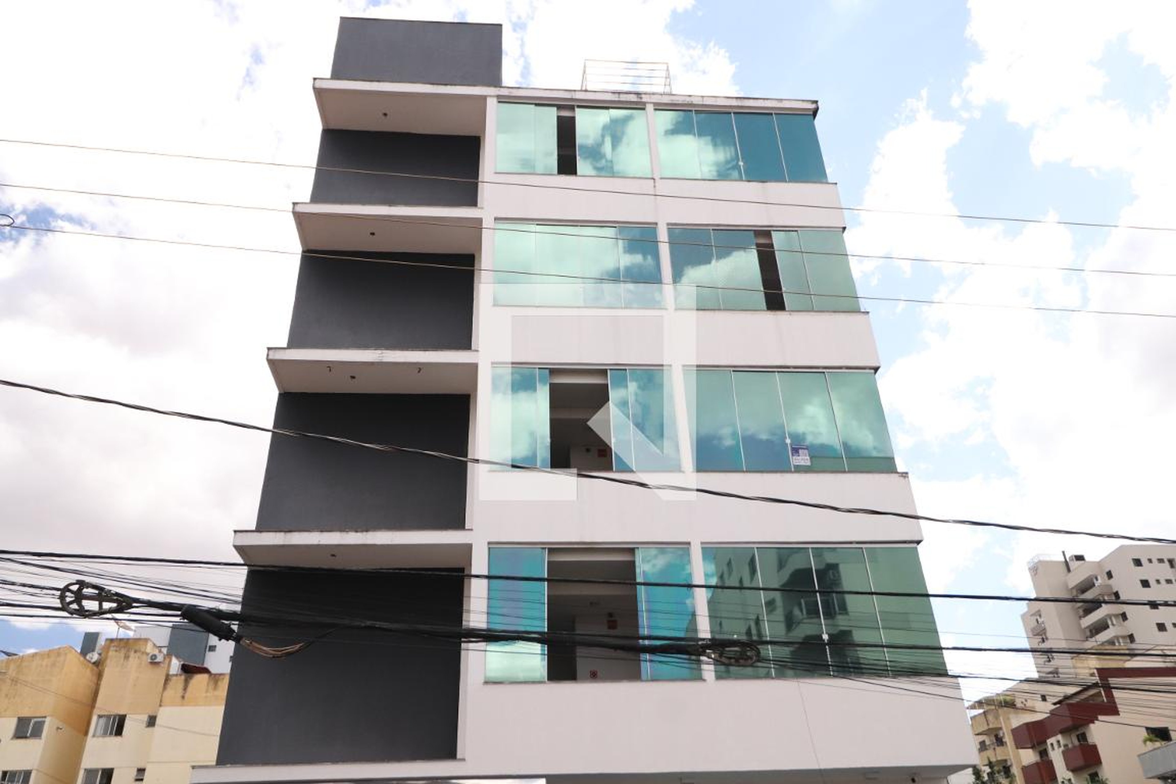 Fachada Condomínio em Avenida Manoel dos Santos, 252
