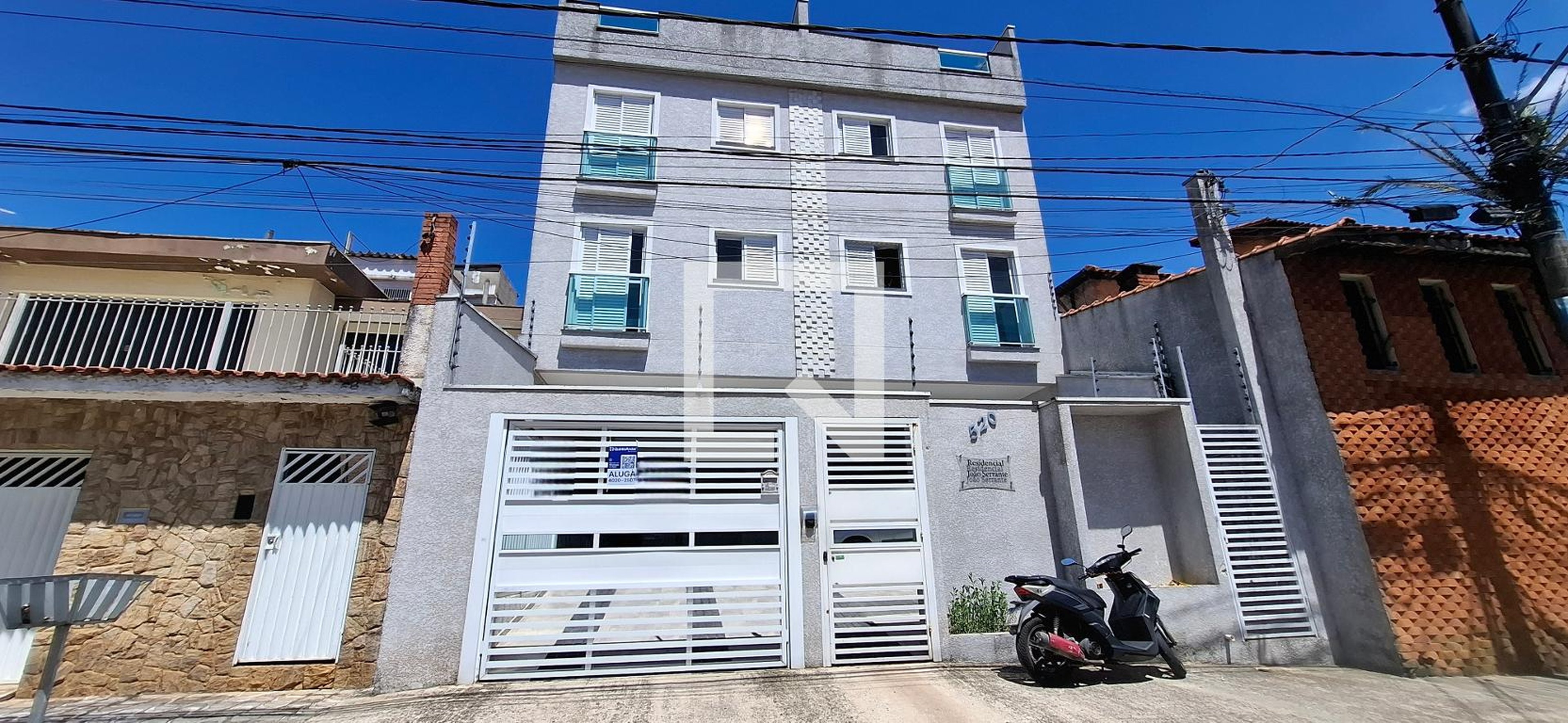 Fachada Condomínio em Rua Rio Pardo, 520