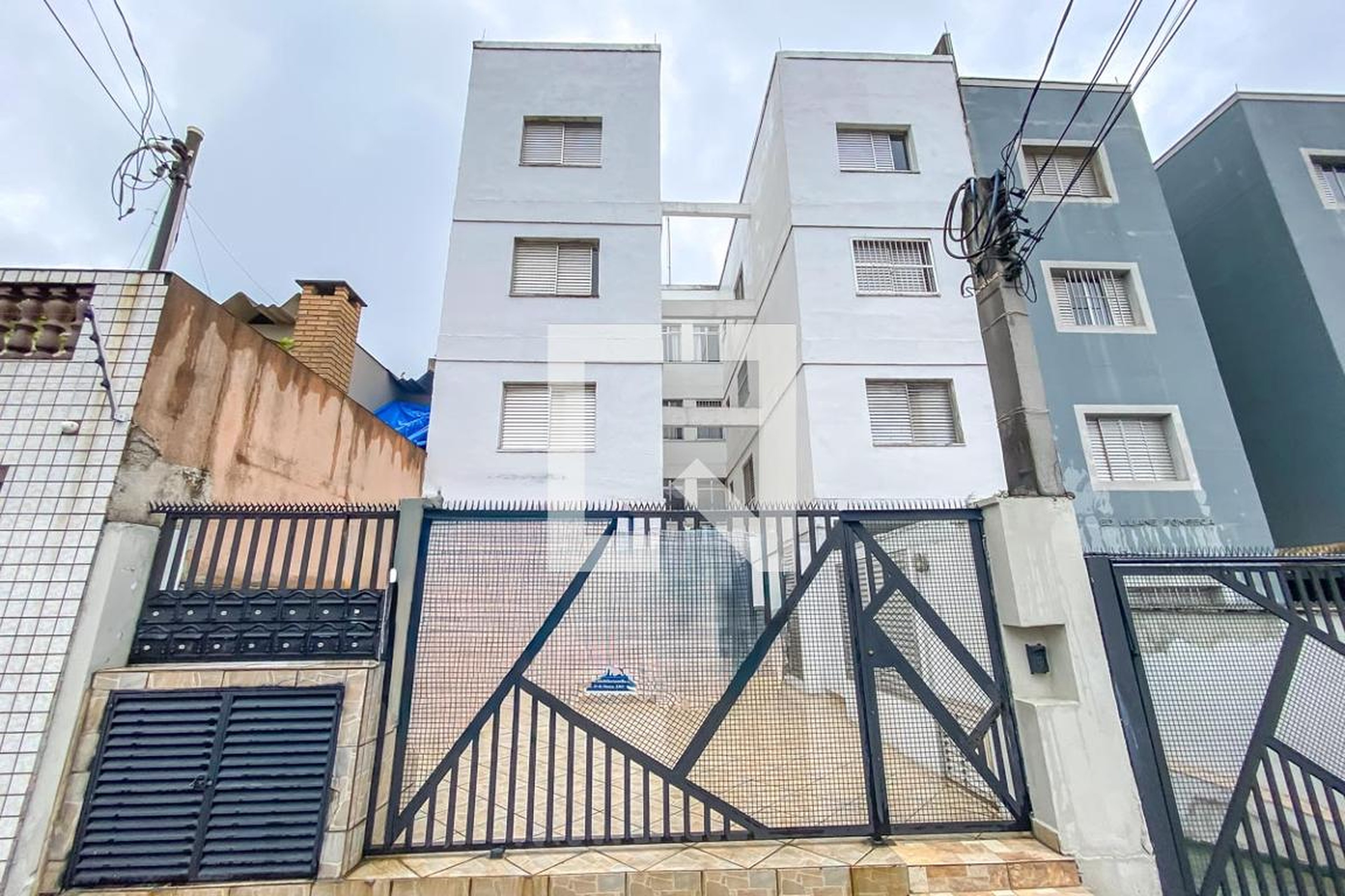 Fachada Condomínio Em Rua General Olímpio Mourão Filho, 183