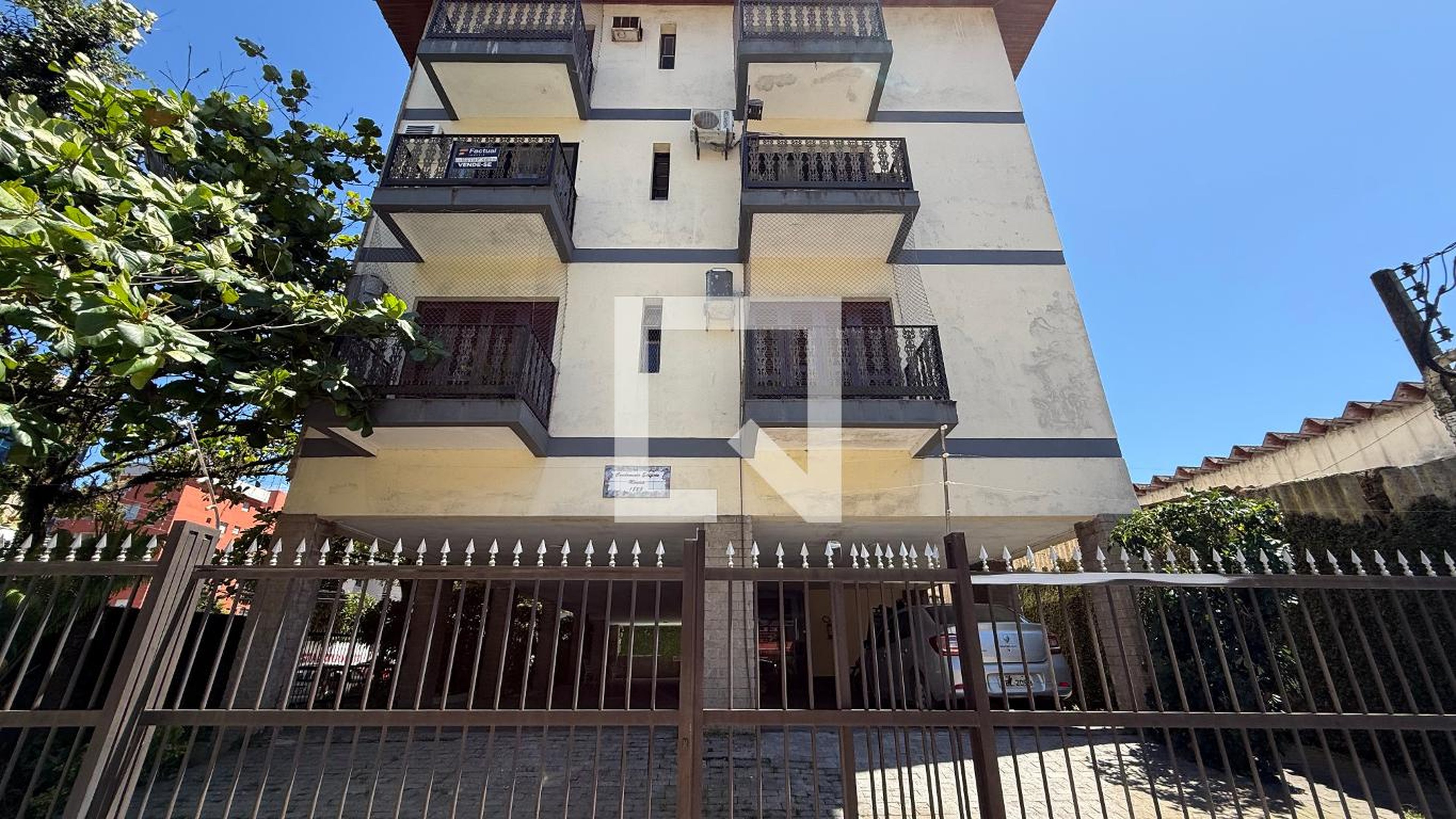 Fachada Condomínio em Avenida Dom Pedro I, 1825