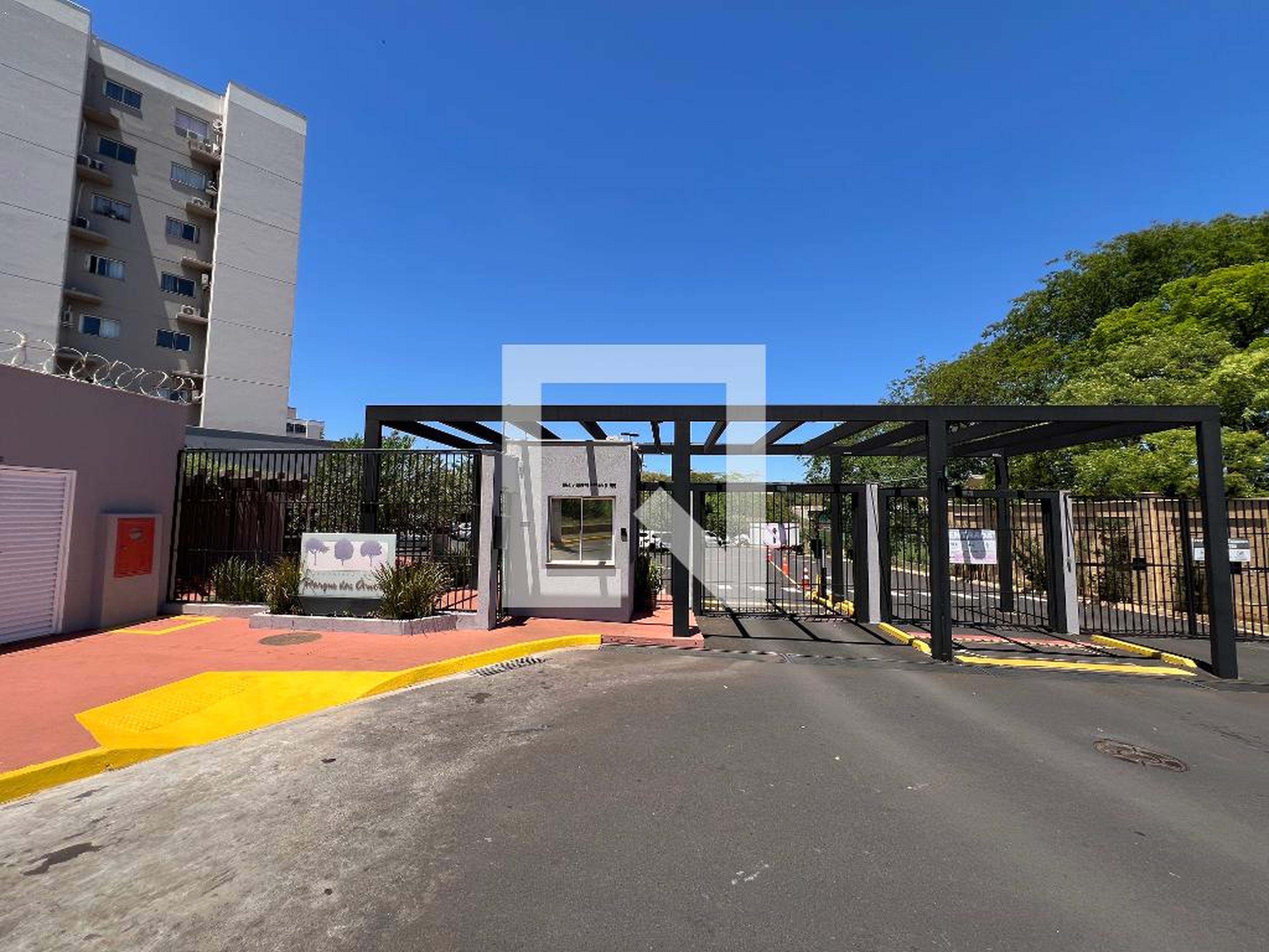 Fachada Condomínio Parque das Arvores