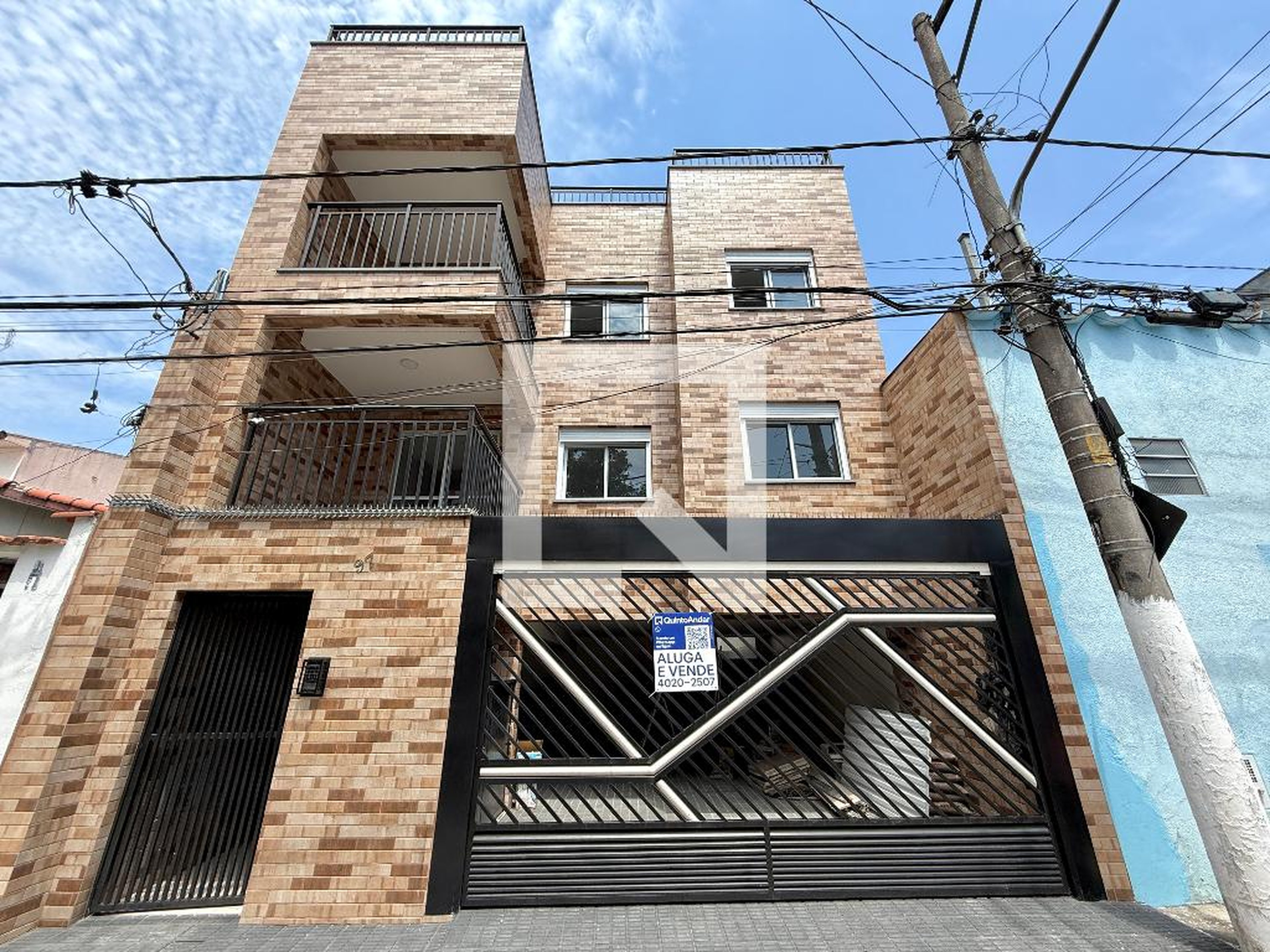 Fachada Condomínio em Rua Cincinato Cajado Braga, 97