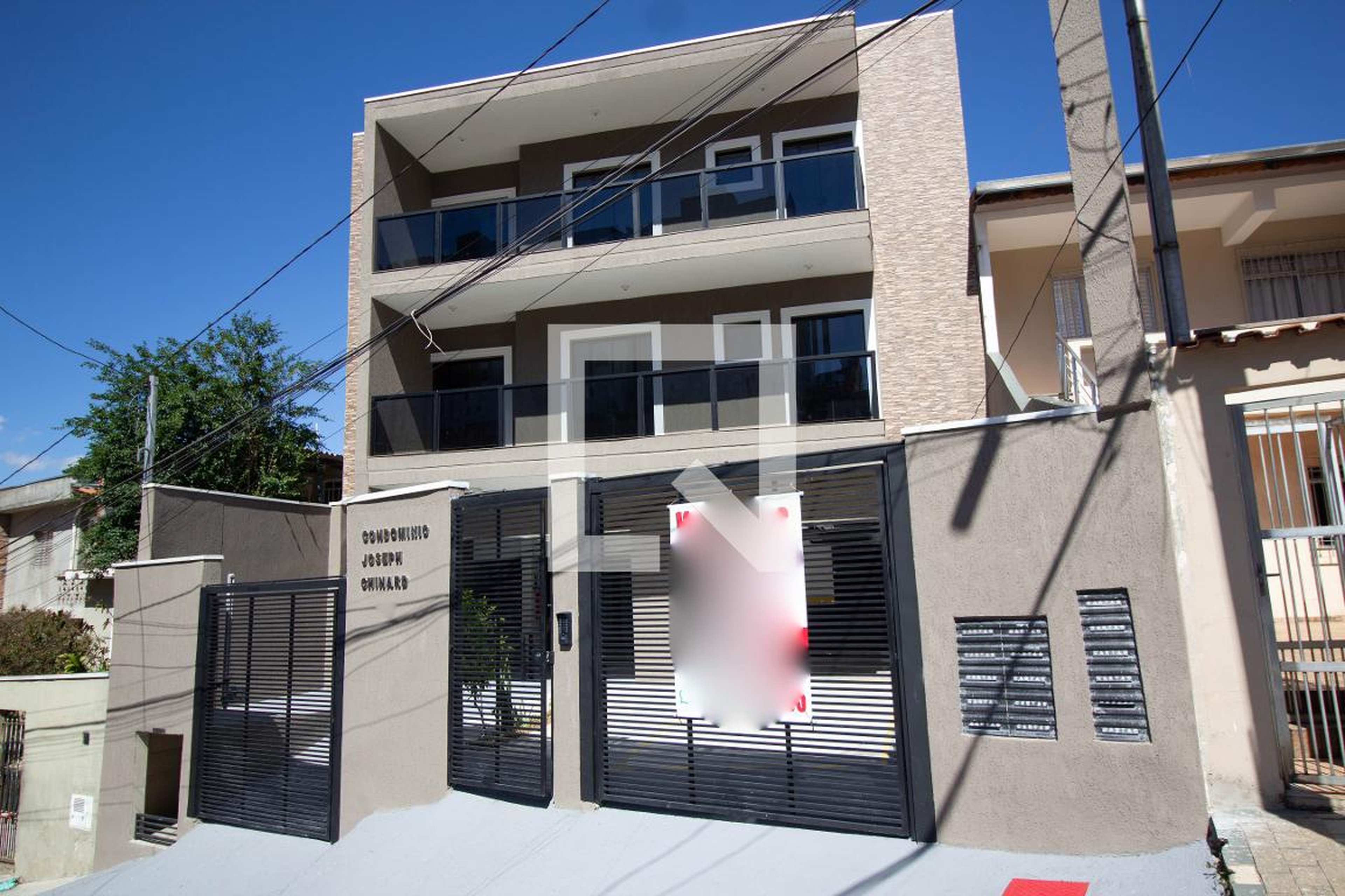 Fachada Condomínio Joseph Chinard