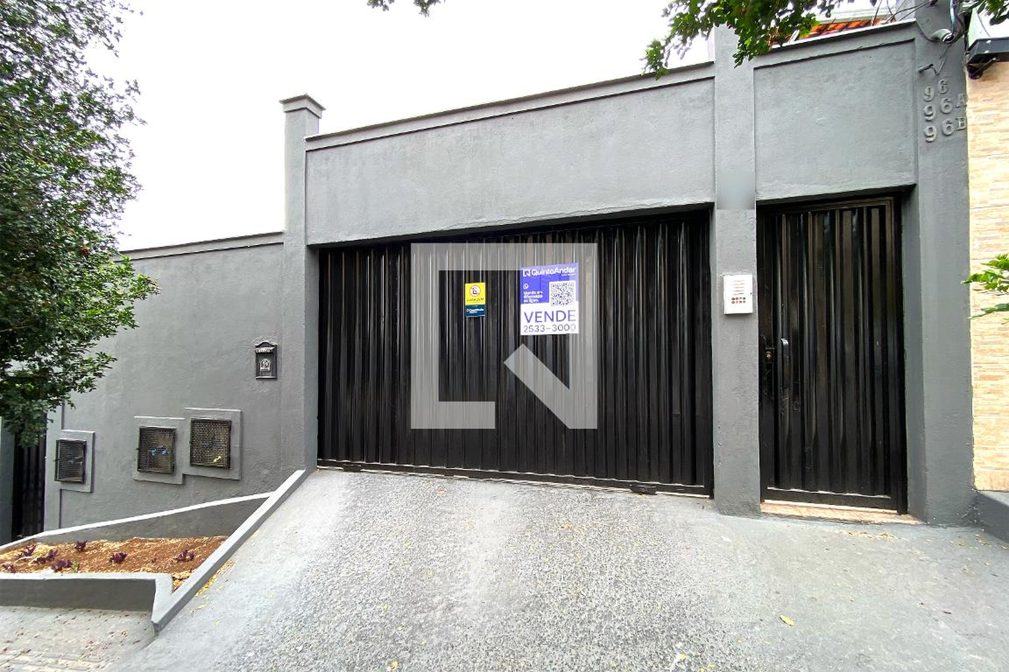 Fachada Condomínio em Rua Nossa Senhora do Brasil, 96